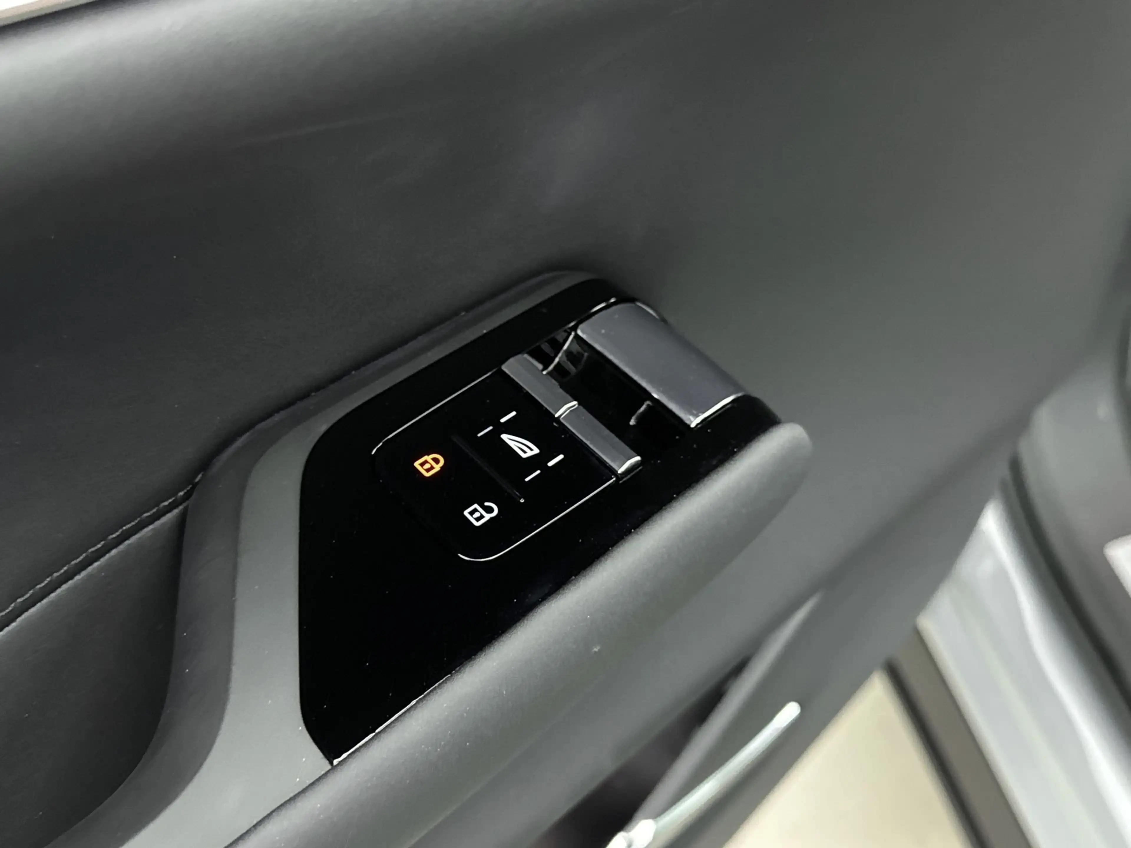 Volvo EX90 Ultra Twin Motor | Geventileerd Charcoal Interieur — photo 17