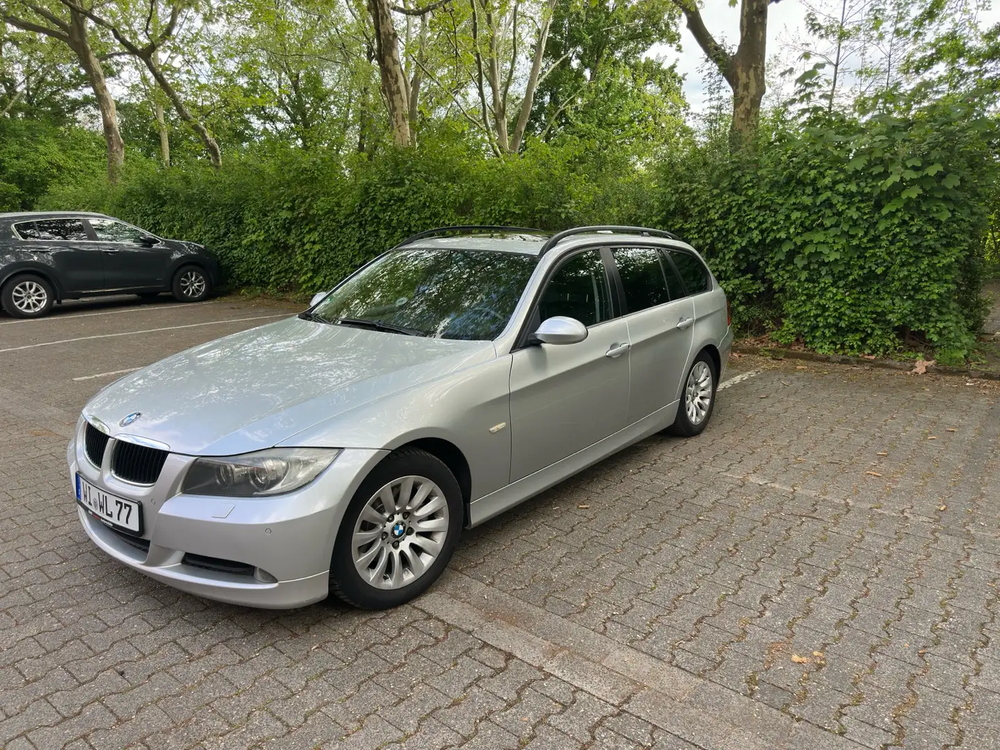 BMW 320 320d DPF Touring Aut. - 1