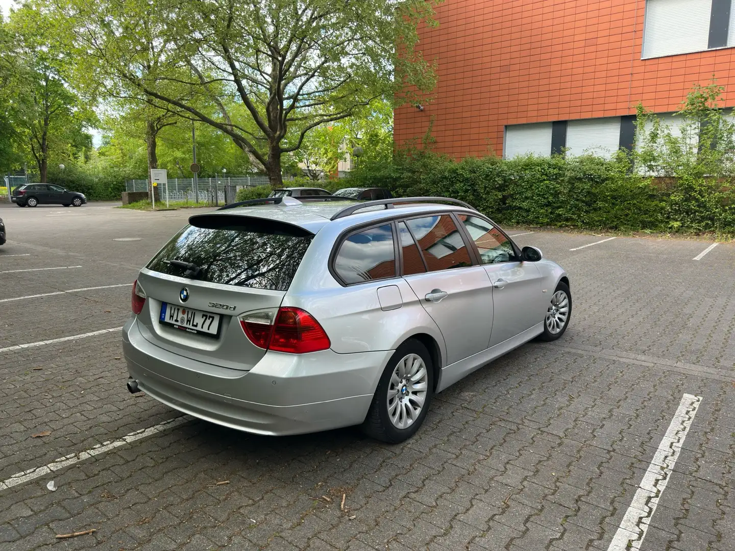 BMW 320 320d DPF Touring Aut. - 2