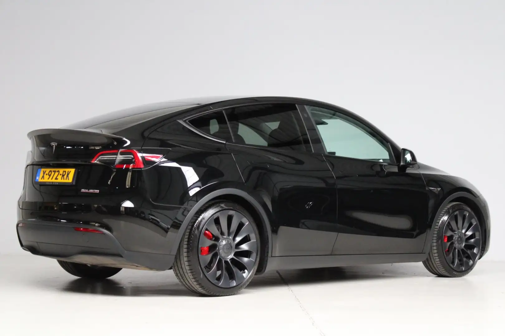 Tesla Model Y Performance AWD 75 kWh Zwart - 2