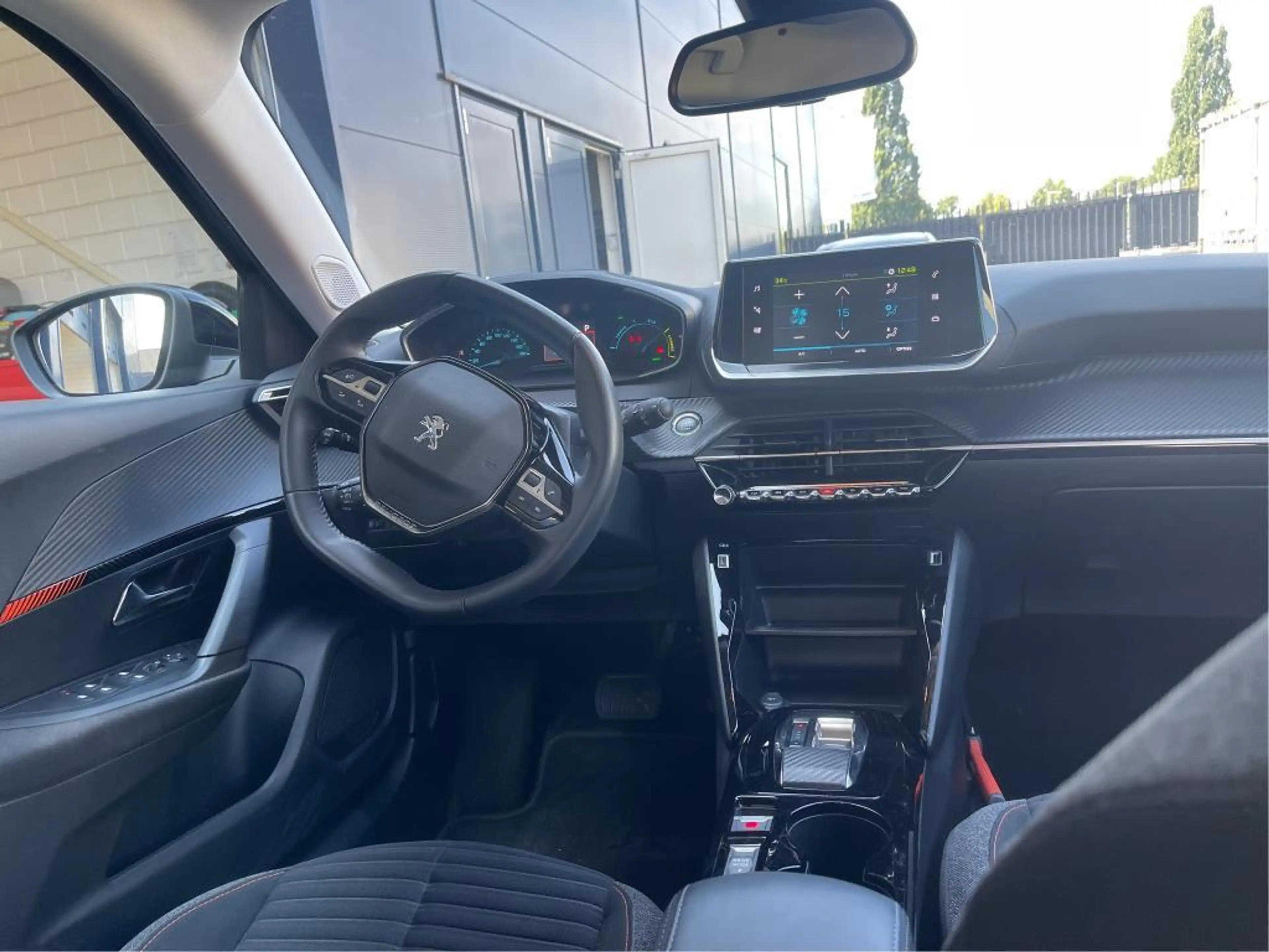 Peugeot e-2008 EV Active Pack 50 kWh | LED | Climate | — photo 2