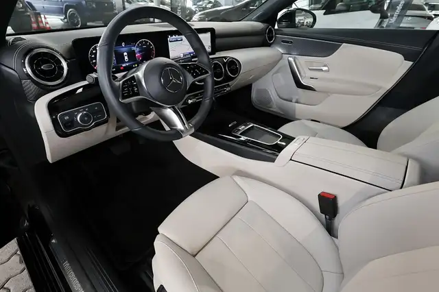 Mercedes-Benz Cla view 10