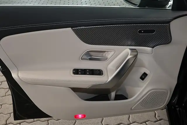 Mercedes-Benz Cla view 13