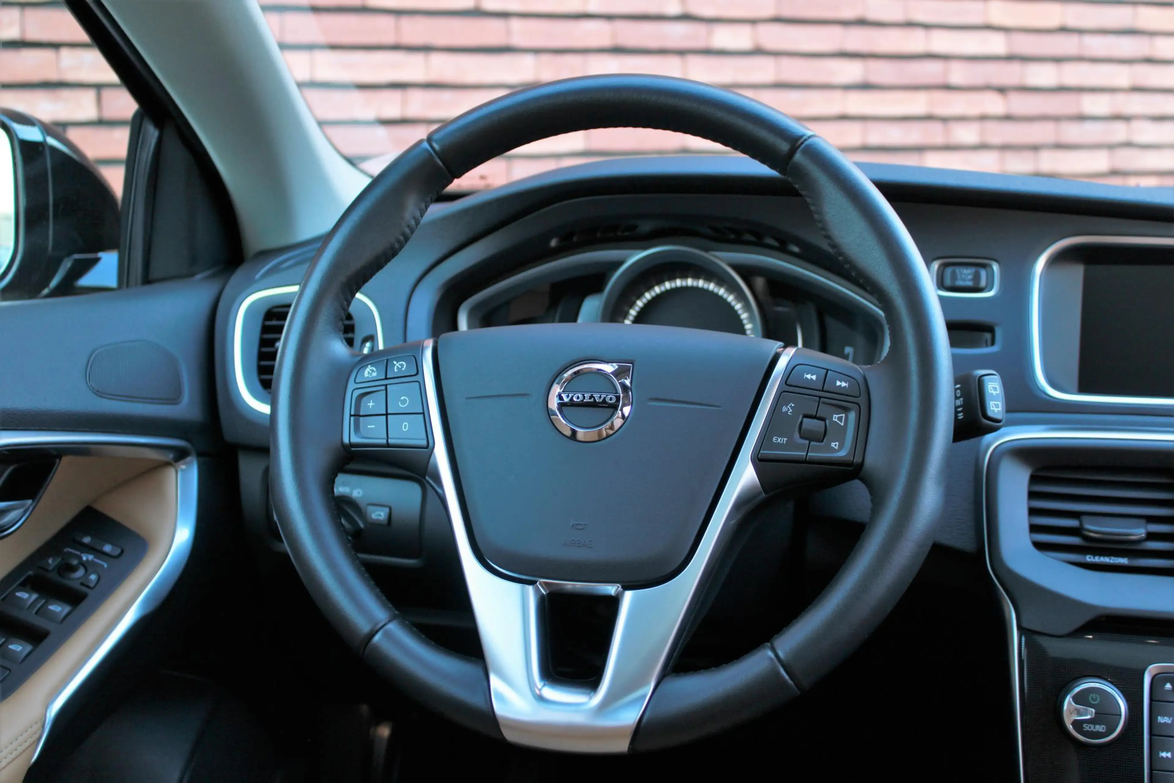 Volvo V40 Cross Country T3 Polar+ Luxury | Trekhaak | Panoramadak | Cruise — photo 5