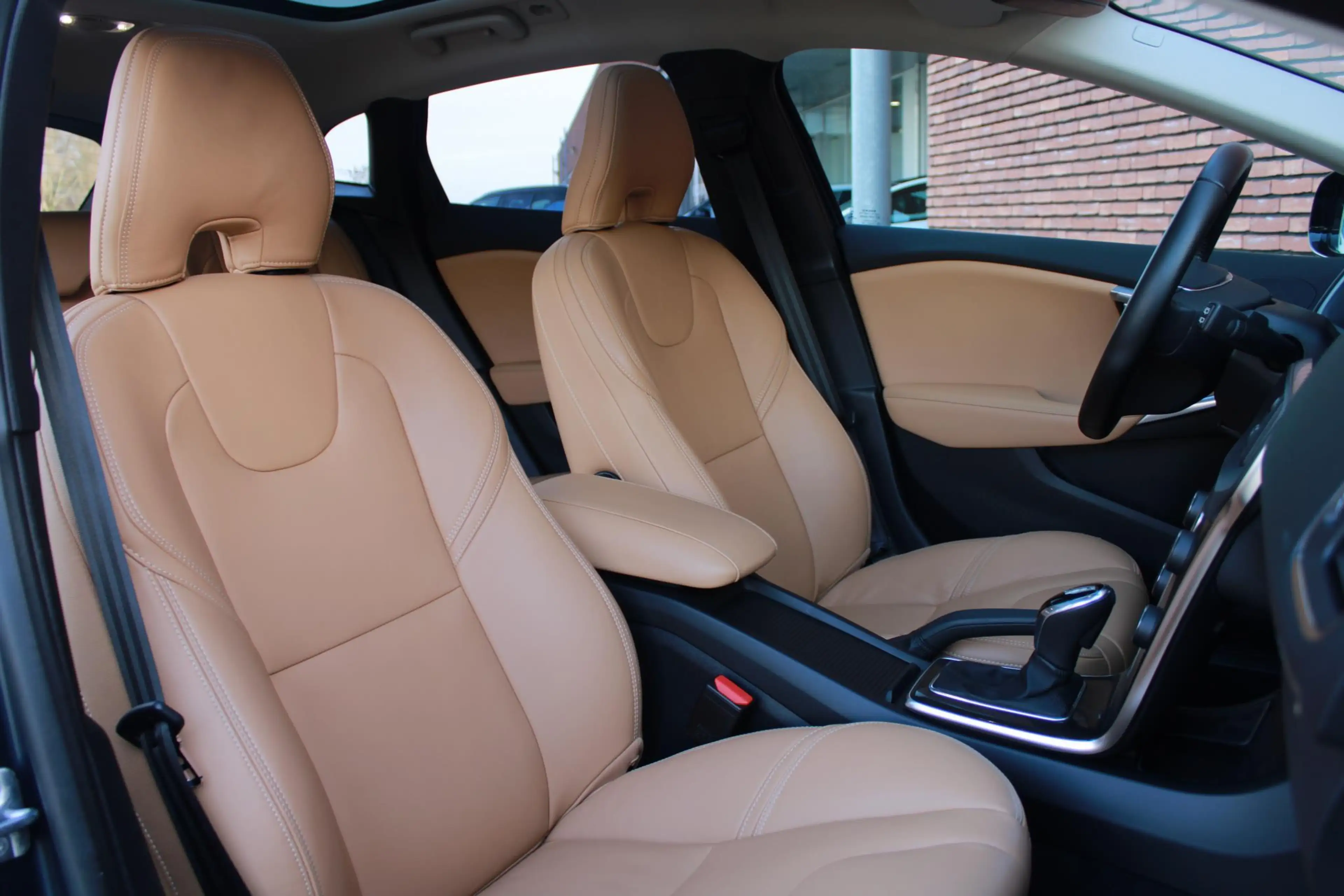 Volvo V40 Cross Country T3 Polar+ Luxury | Trekhaak | Panoramadak | Cruise — photo 3