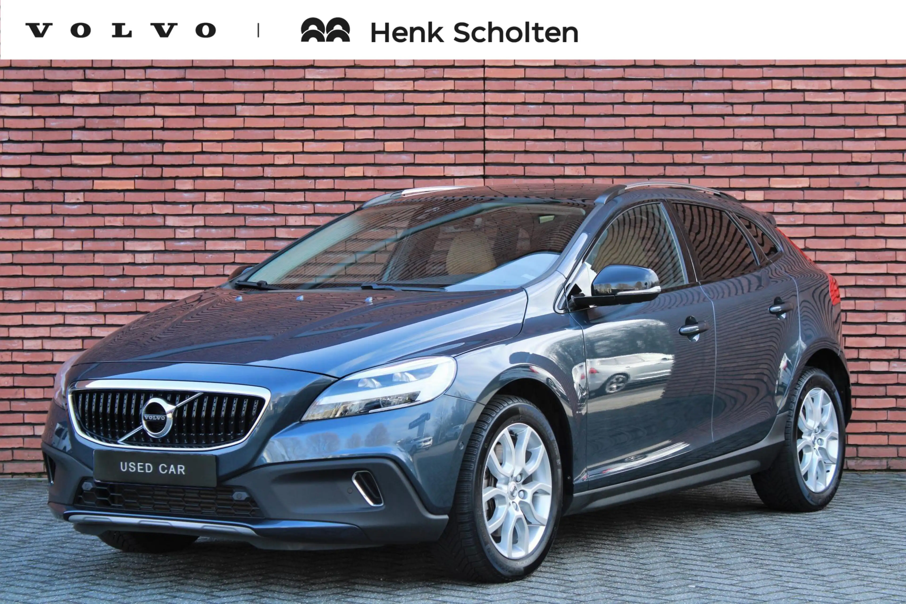 Volvo V40 Cross Country T3 Polar+ Luxury | Trekhaak | Panoramadak | Cruise