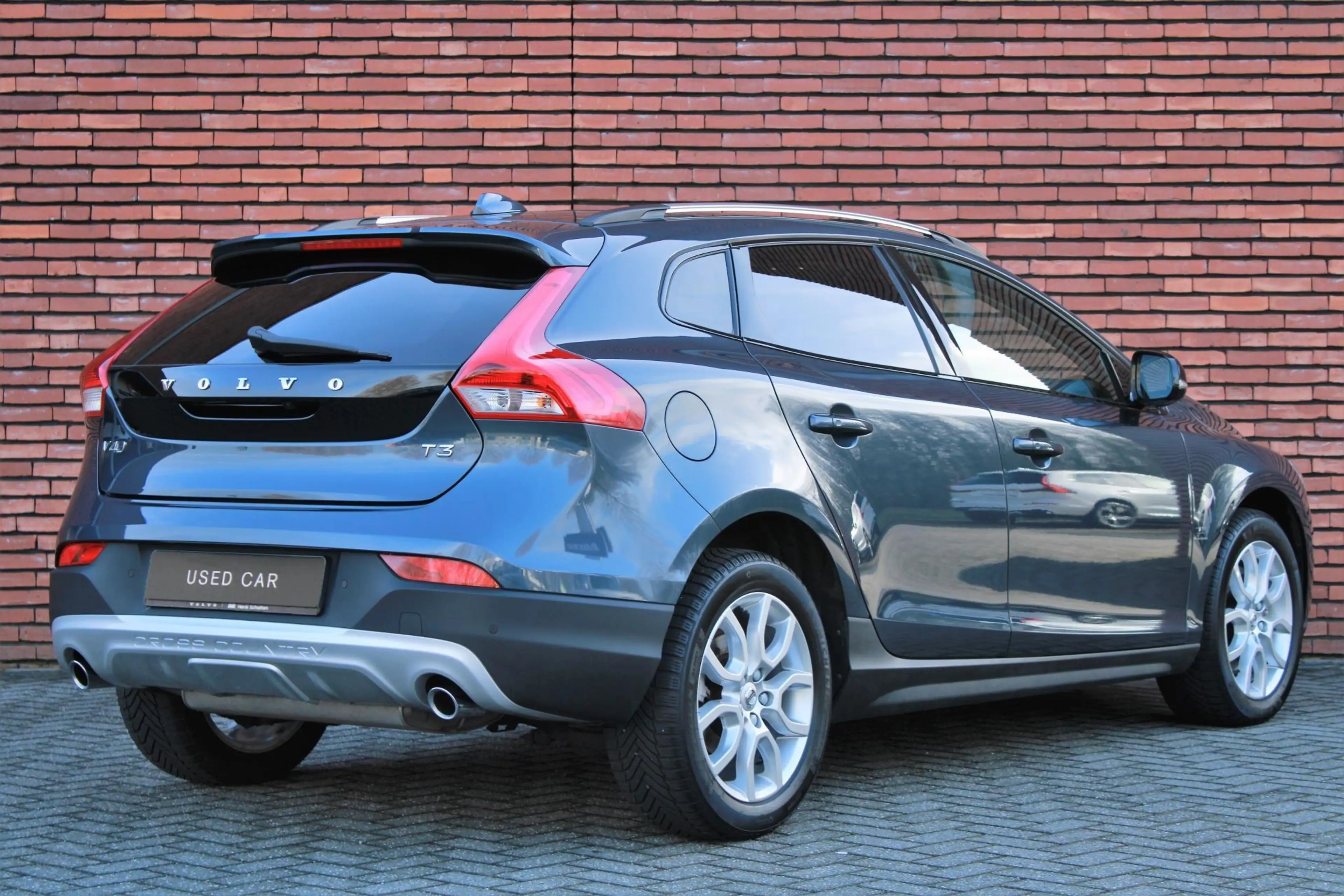 Volvo V40 Cross Country T3 Polar+ Luxury | Trekhaak | Panoramadak | Cruise — photo 2