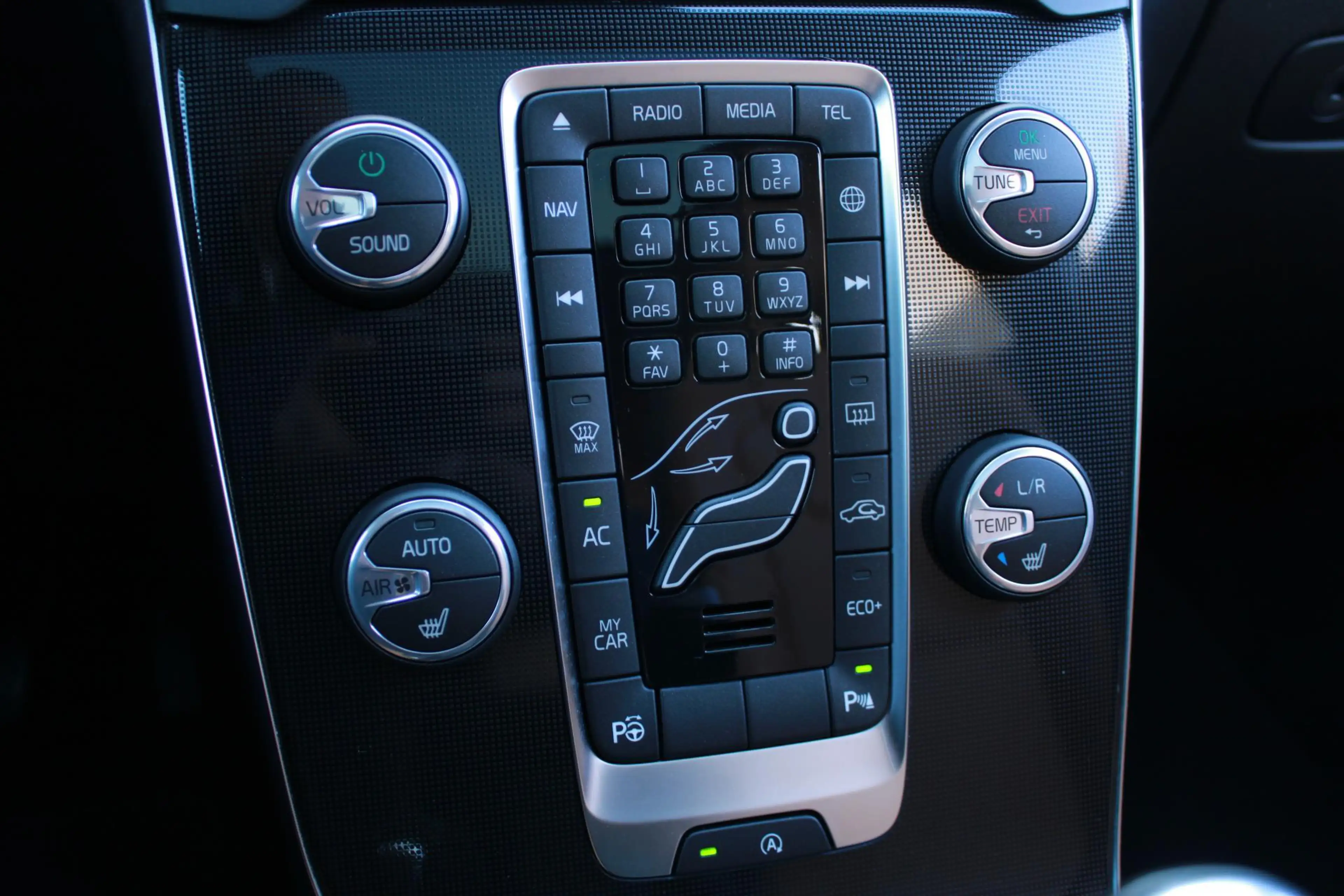 Volvo V40 Cross Country T3 Polar+ Luxury | Trekhaak | Panoramadak | Cruise — photo 13