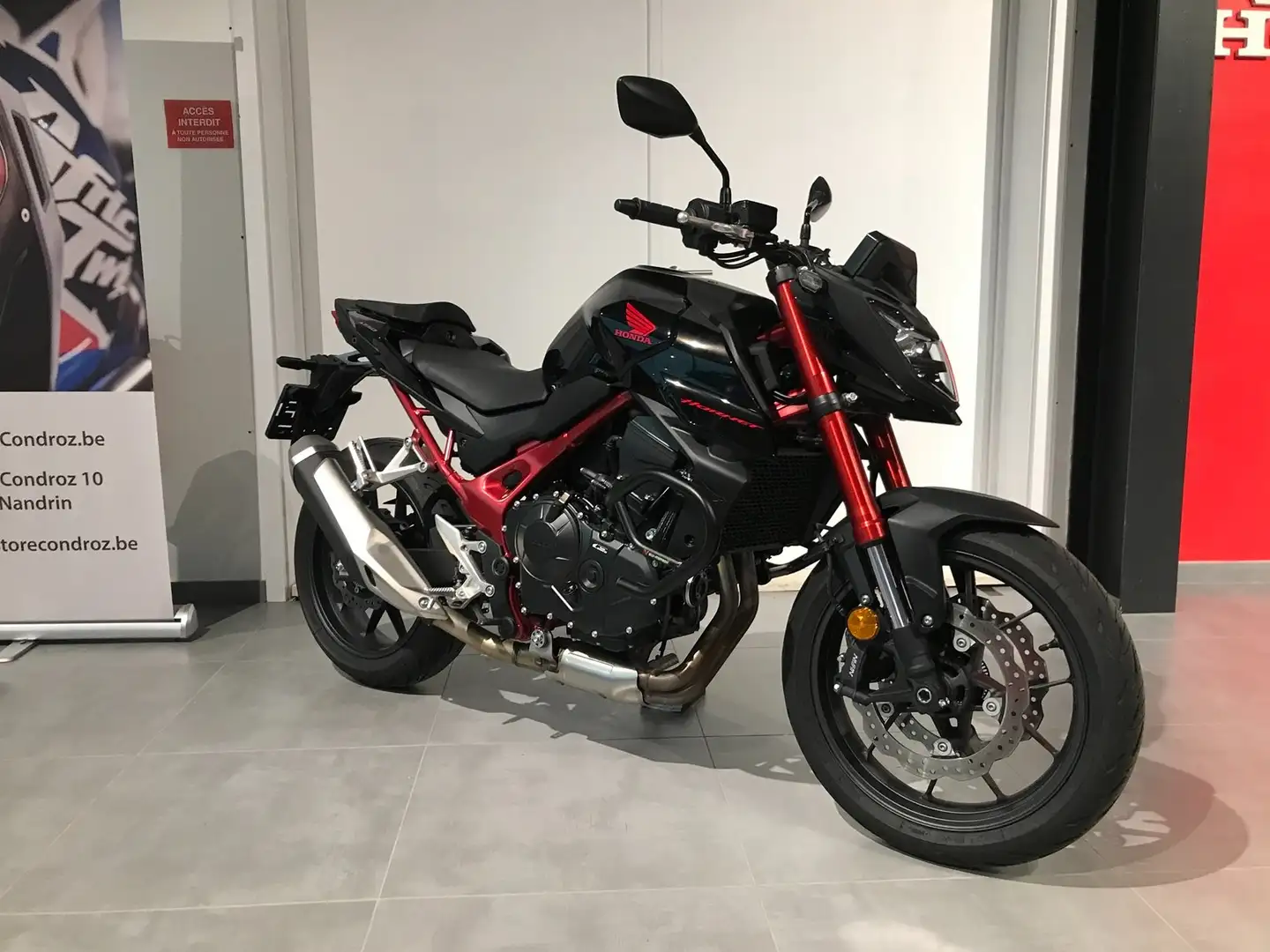 Honda CB 750 Hornet 750 Zwart - 2
