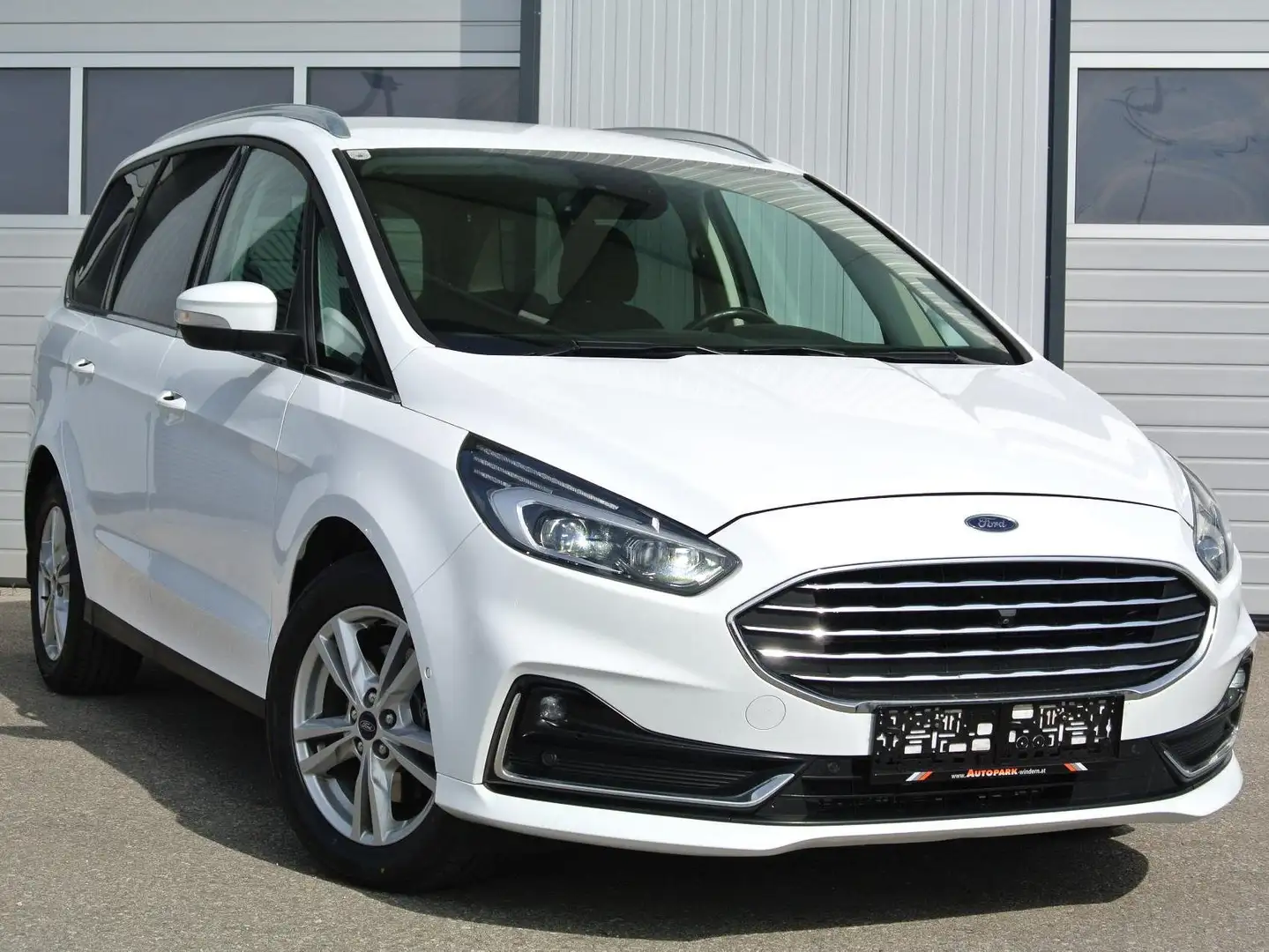 Ford Galaxy 2,5 Hybrid Titanium Aut. *7-SITZE * NAVI * KAMERA Weiß - 1