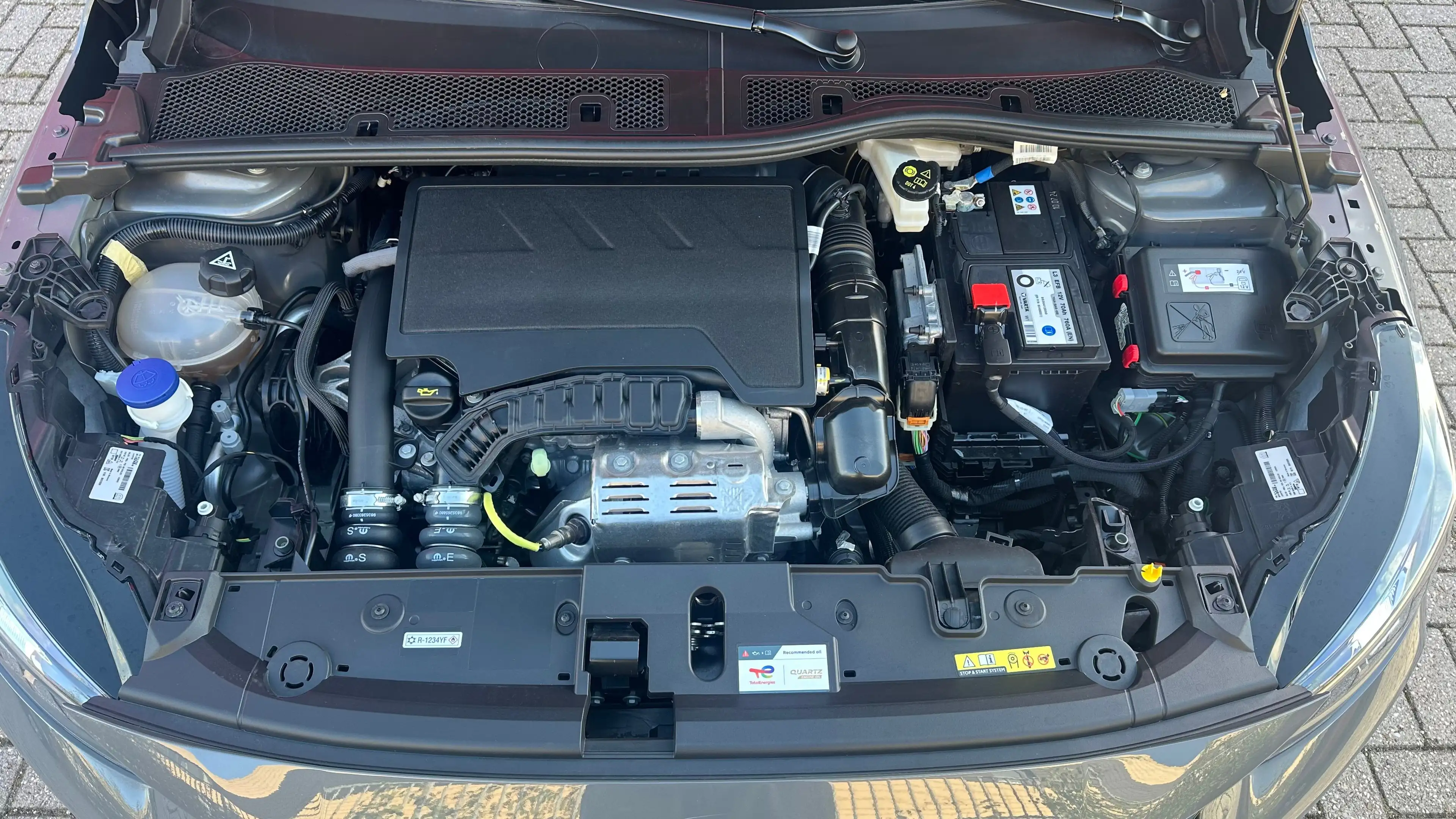 Peugeot 208 1.2 PureTech 100 Allure | Apple Carplay / Android — photo 5