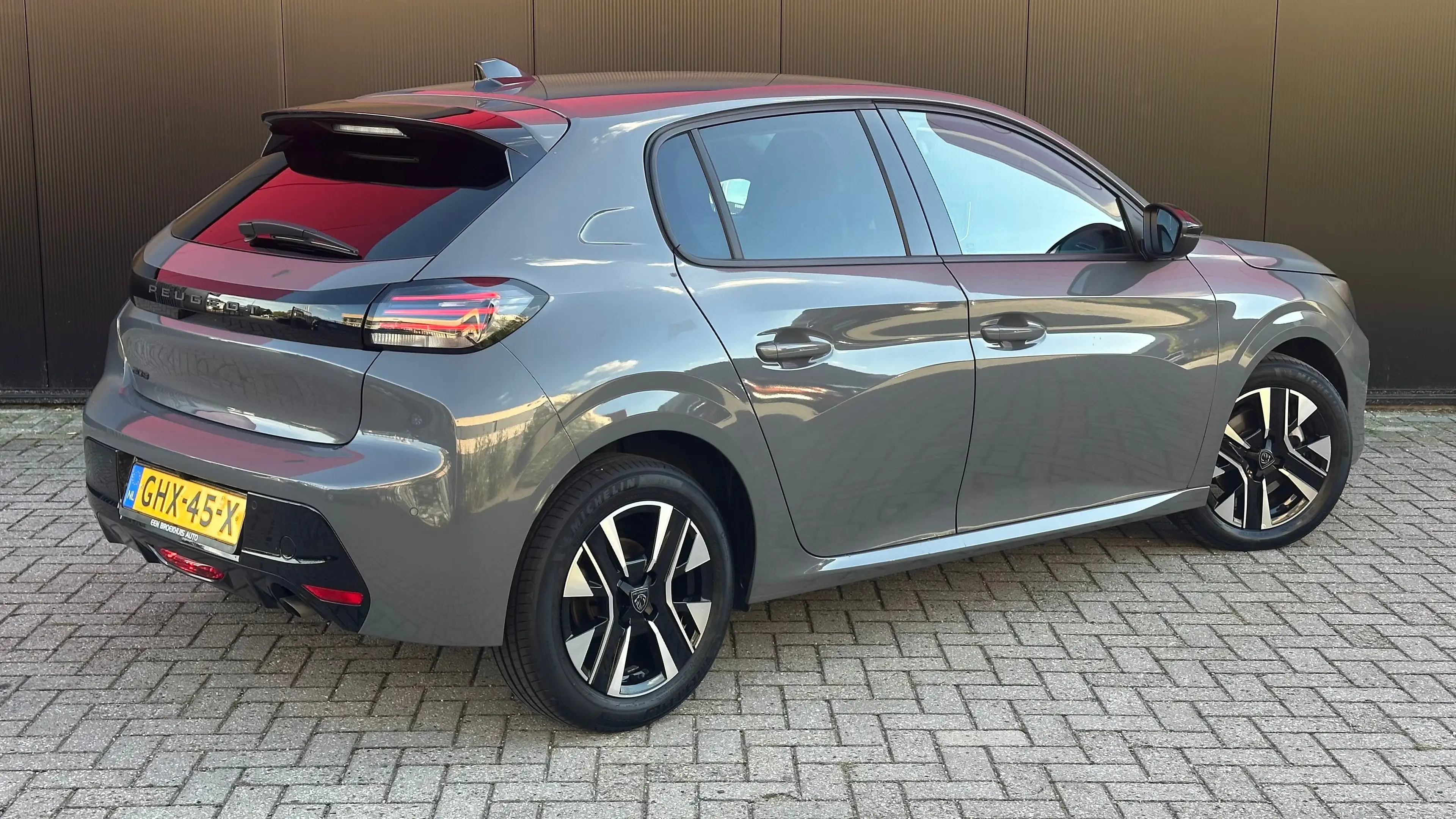 Peugeot 208 1.2 PureTech 100 Allure | Apple Carplay / Android — photo 9