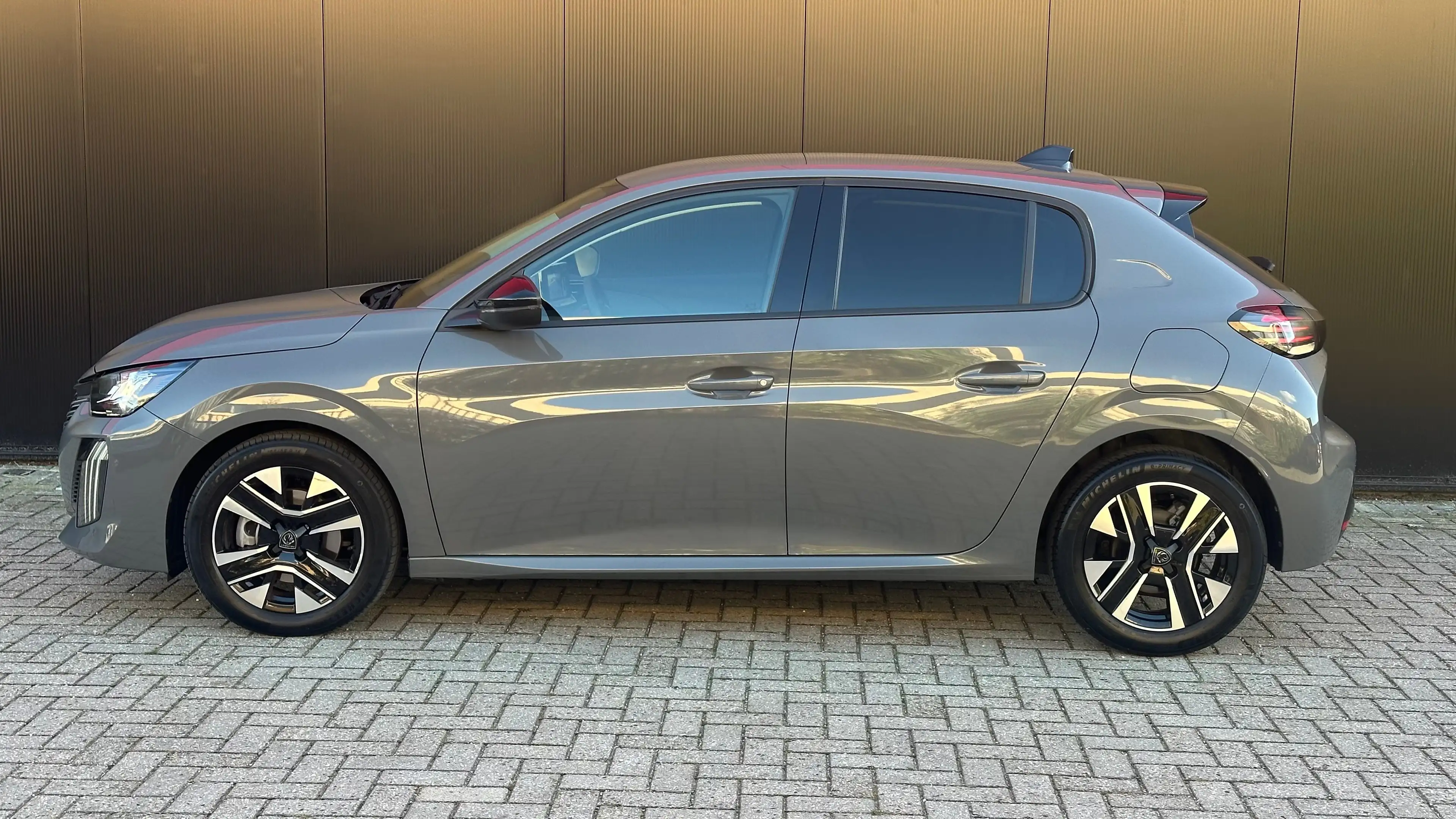 Peugeot 208 1.2 PureTech 100 Allure | Apple Carplay / Android — photo 13