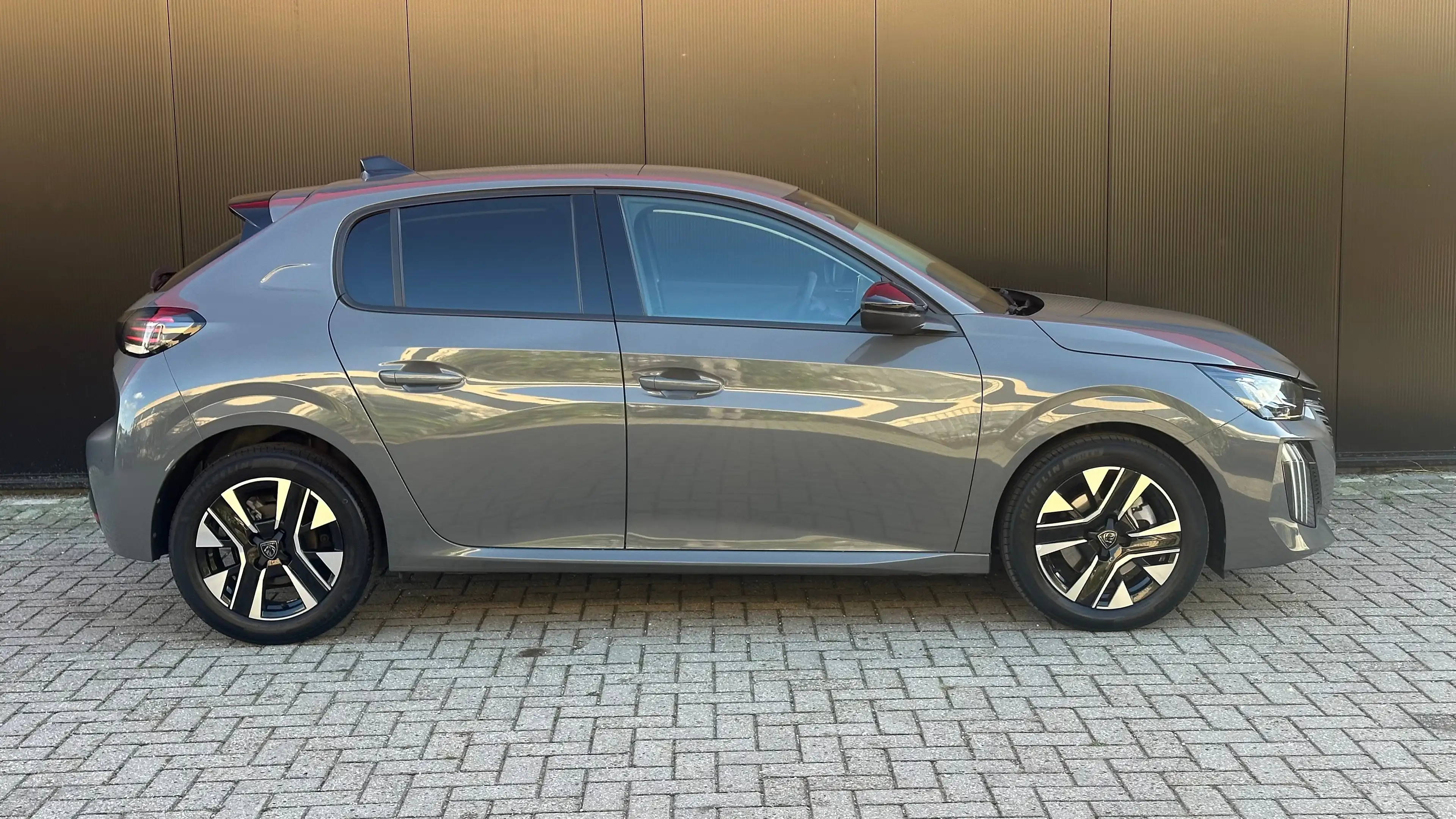 Peugeot 208 1.2 PureTech 100 Allure | Apple Carplay / Android — photo 7