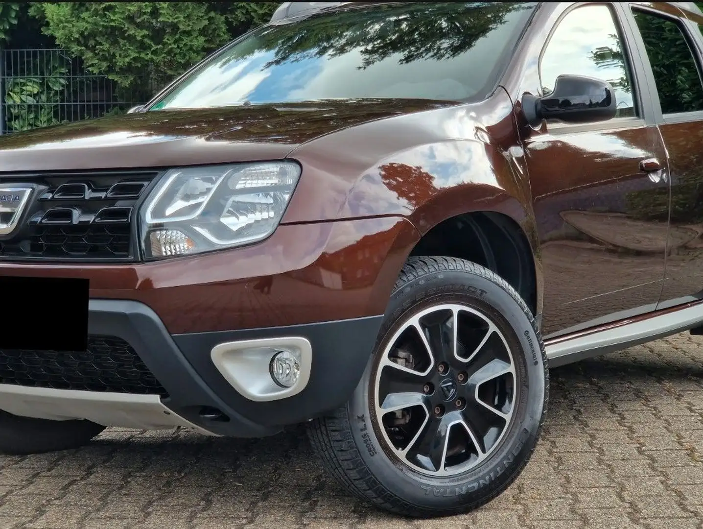 Dacia Duster Black Shadow 4x2 Klima Navi SH Kamera Brun - 2