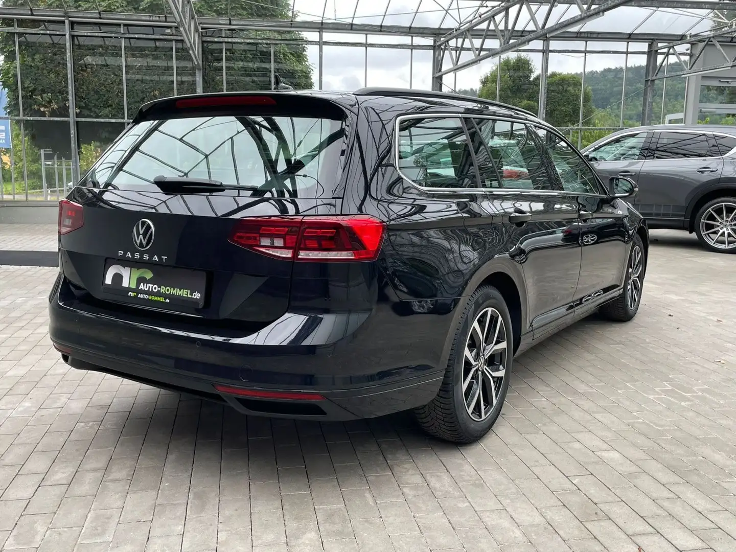 Volkswagen Passat Variant Passat Var 2.0 TDI DSG Business Nav LED Schwarz - 2