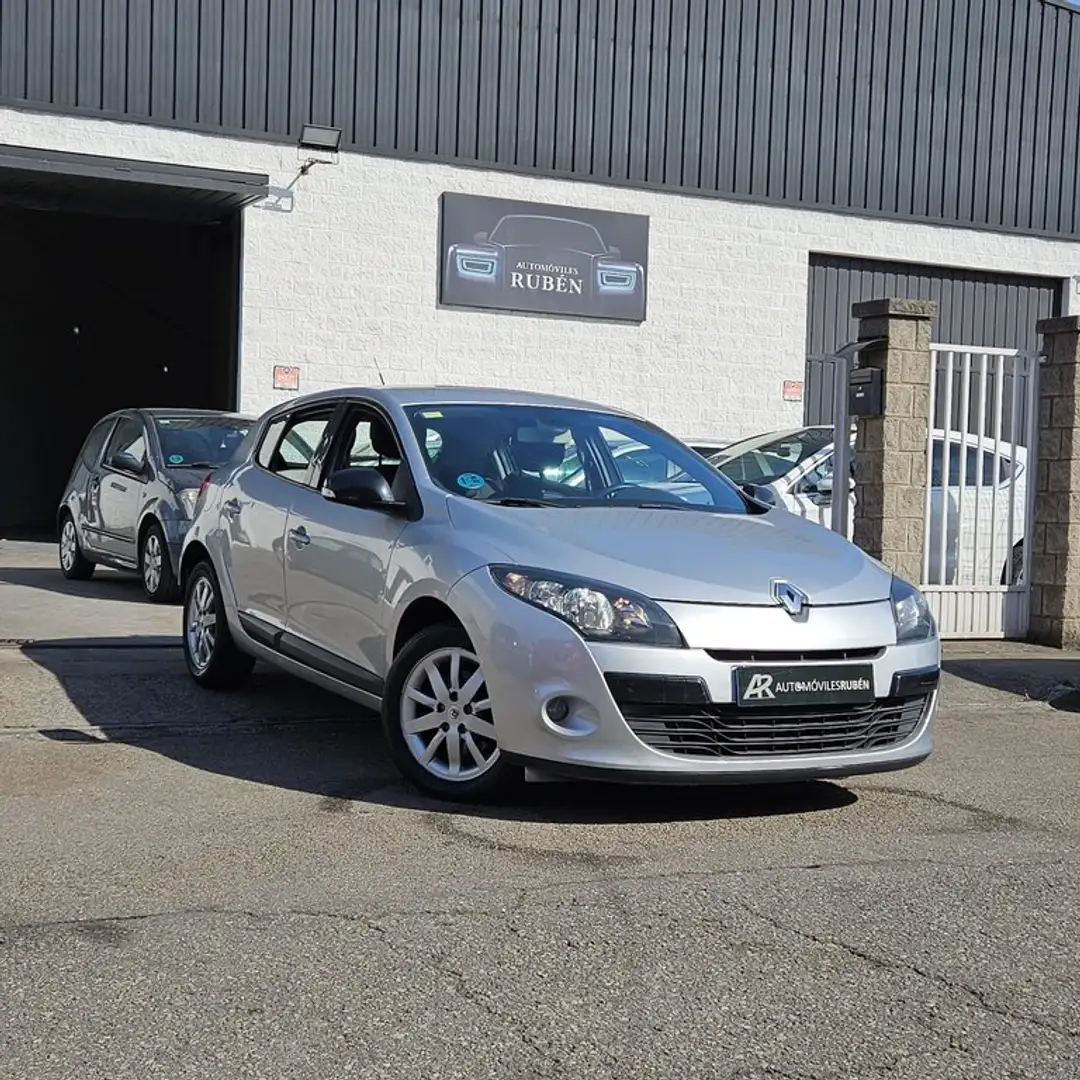 Renault Megane Emotion 2011 1.6 16v 110 E5 Gris - 1