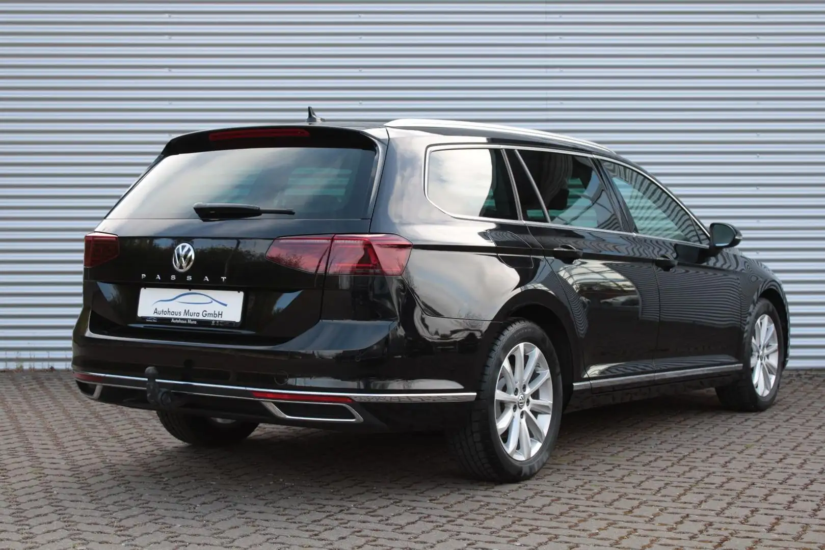 Volkswagen Passat Variant Elegance 2.0TDI IQ LED DSG STHZ A Schwarz - 2
