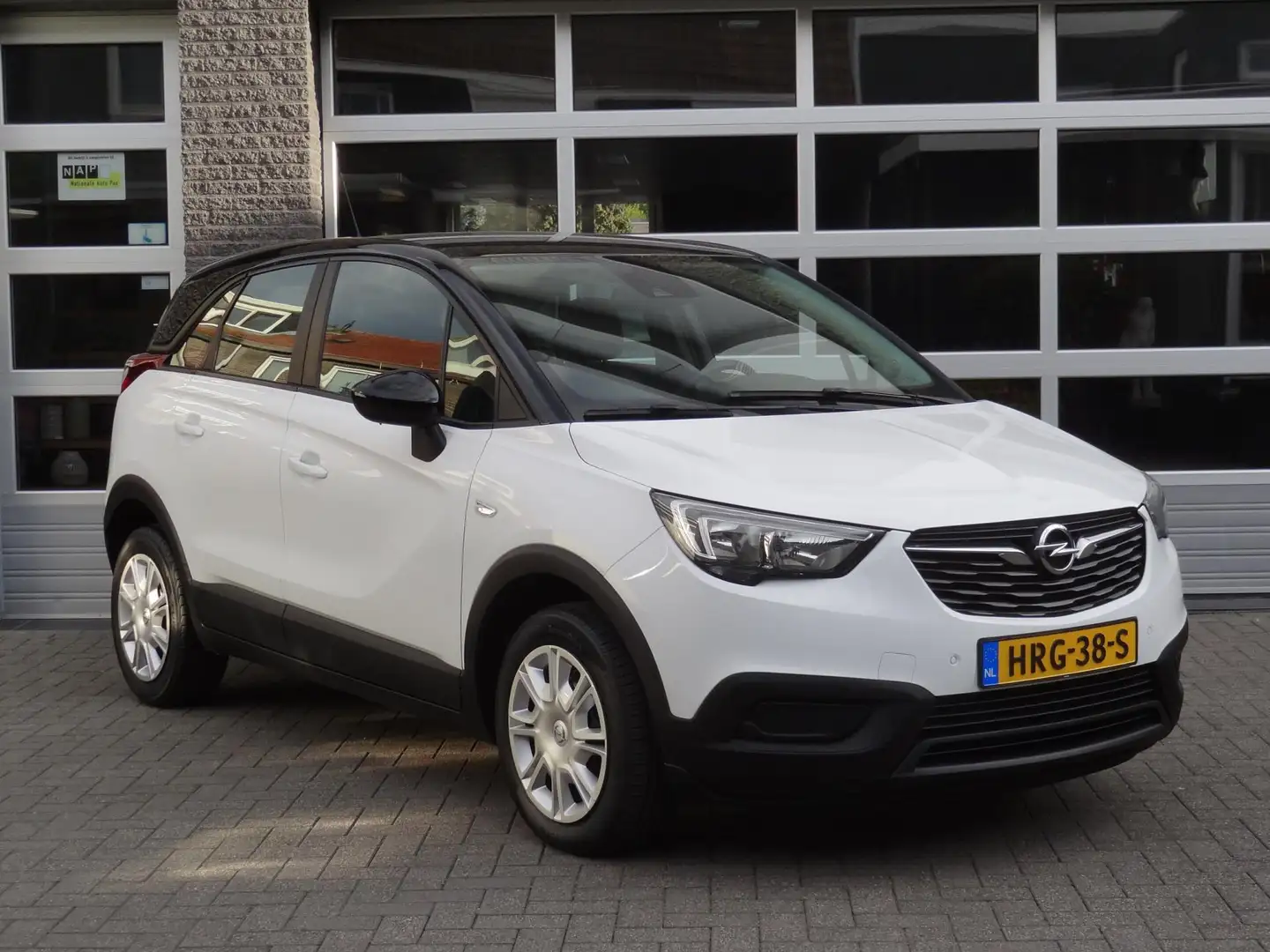 Opel Crossland X 1.2 Turbo Excite Edition, Automaat, Stuur & Stoelv Wit - 2