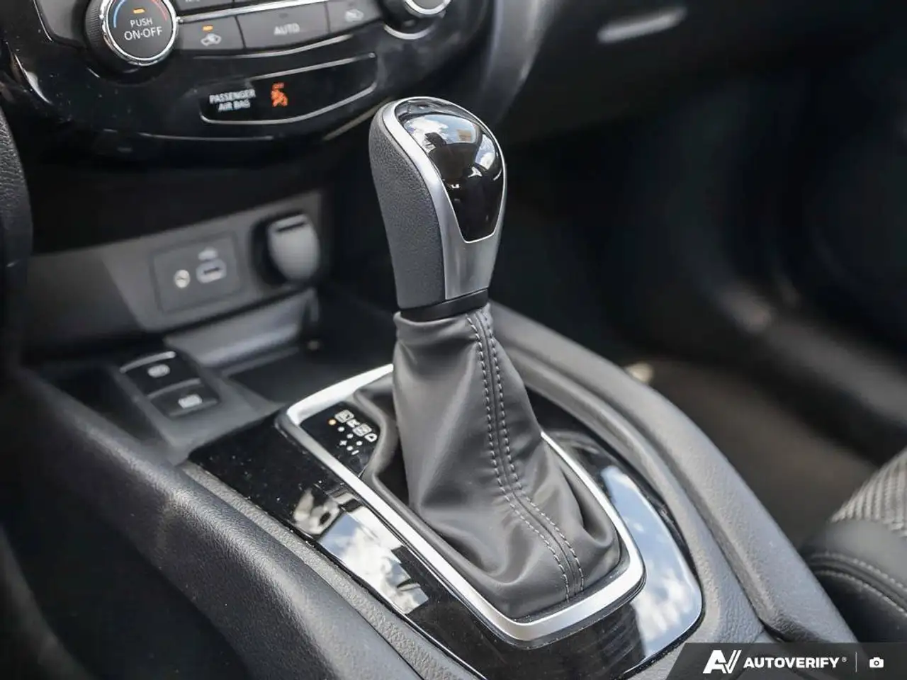 Nissan Qashqai снимка Nissan Qashqai