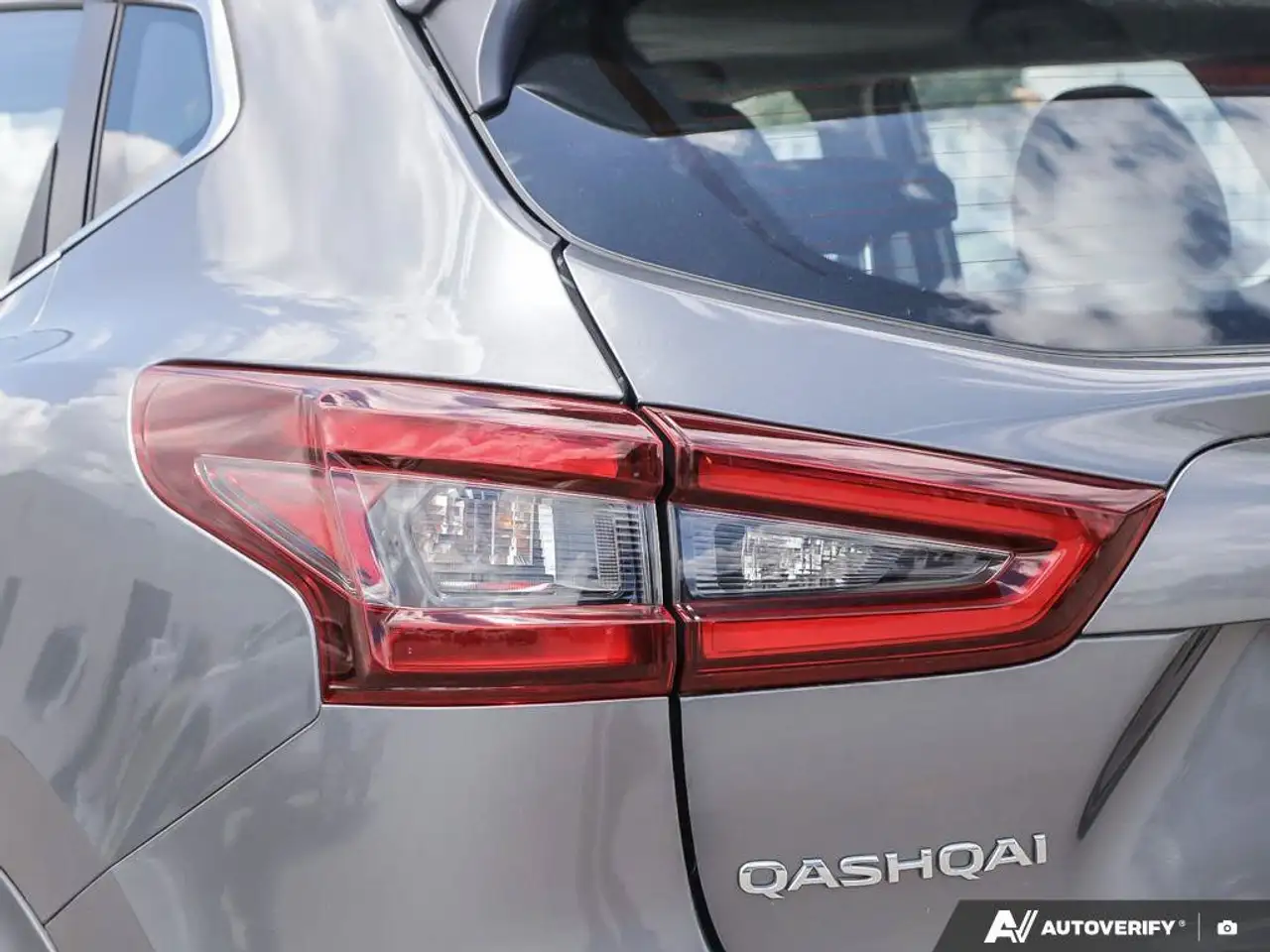 Nissan Qashqai снимка Nissan Qashqai