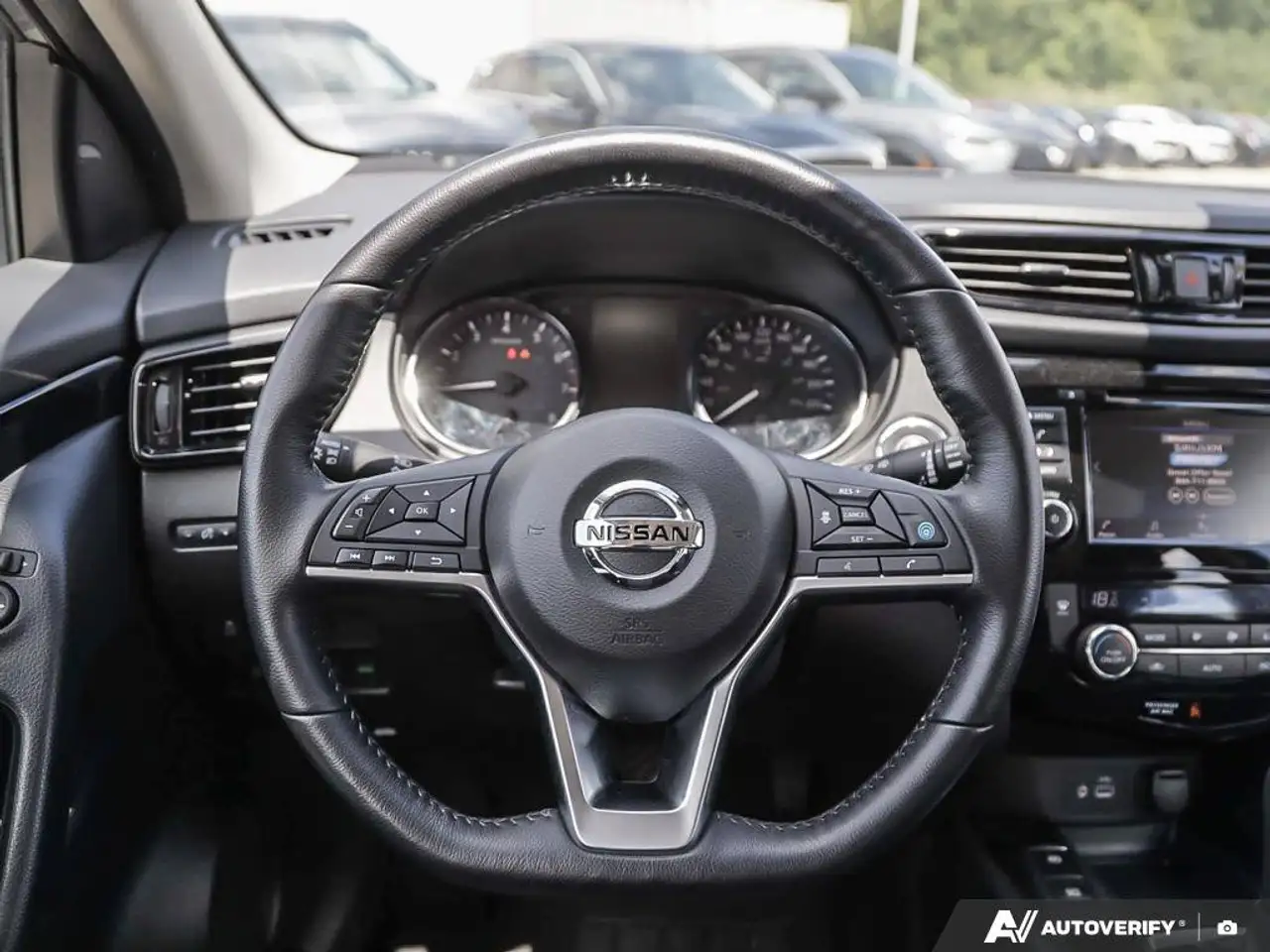 Nissan Qashqai снимка Nissan Qashqai