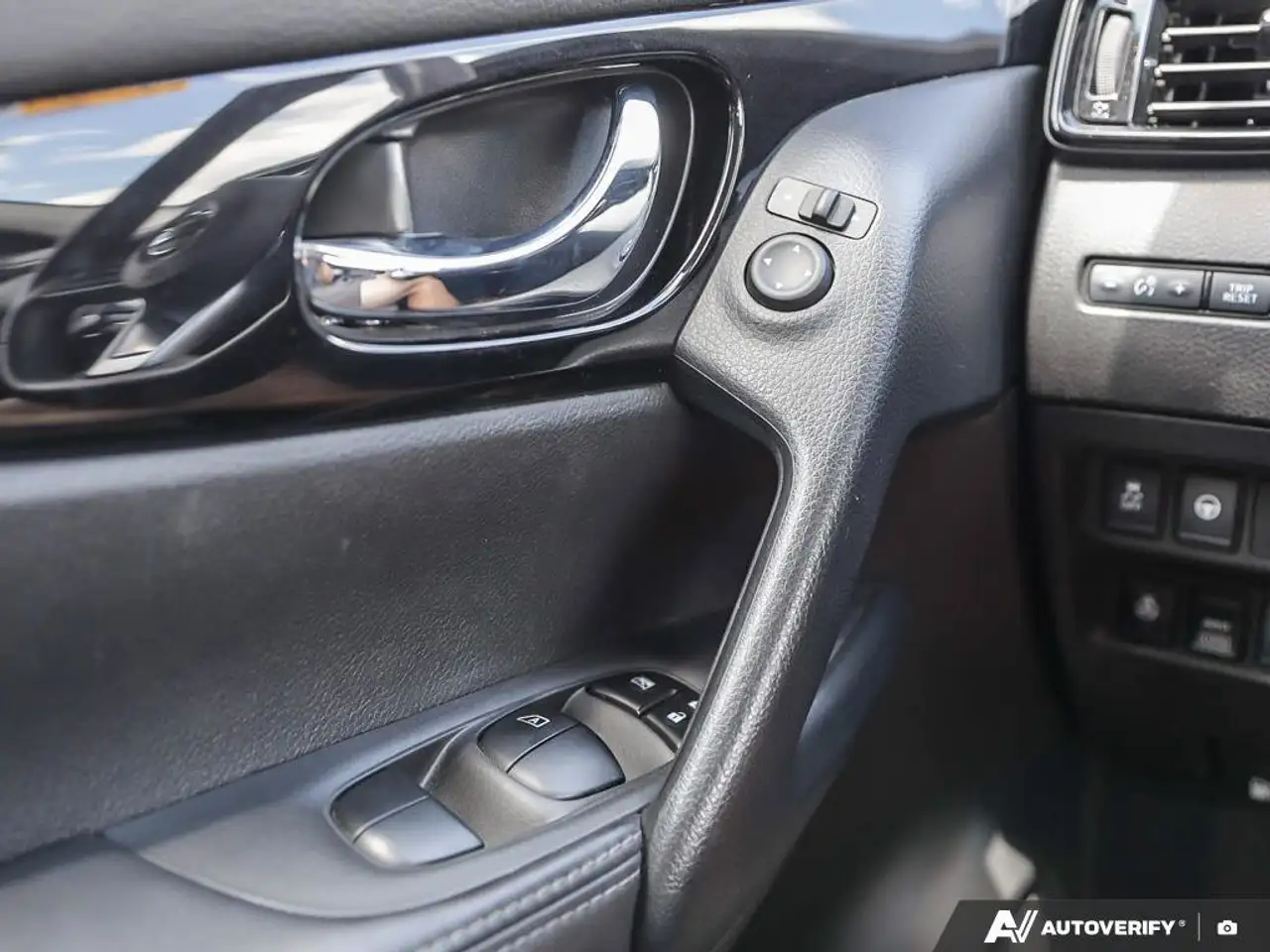 Nissan Qashqai снимка Nissan Qashqai