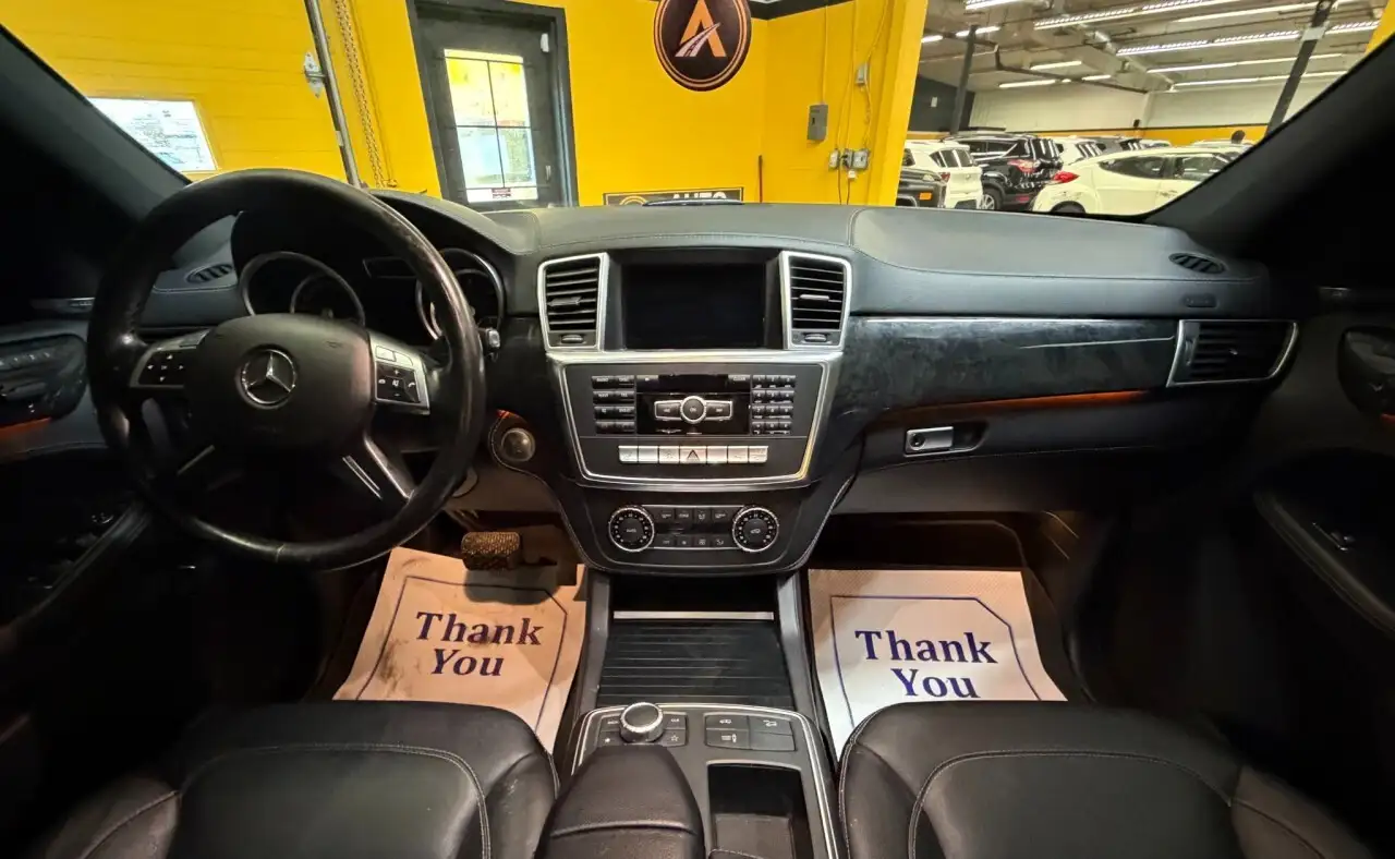 Mercedes-Benz M-Class fotografie Mercedes-Benz M-Class