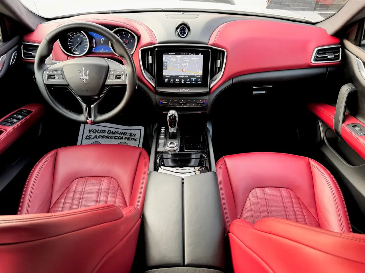 Maserati Ghibli снимка Maserati Ghibli