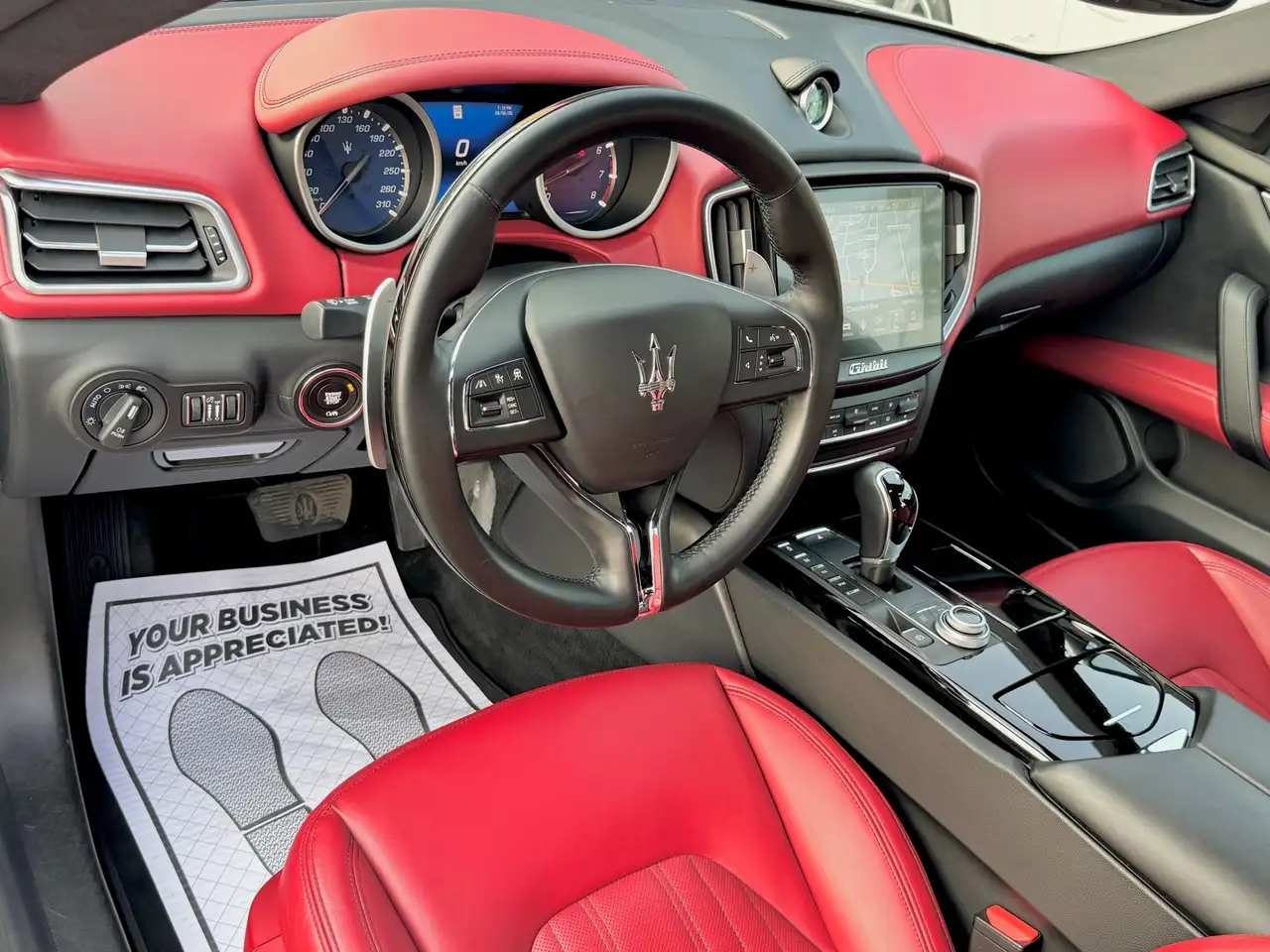 Maserati Ghibli снимка Maserati Ghibli