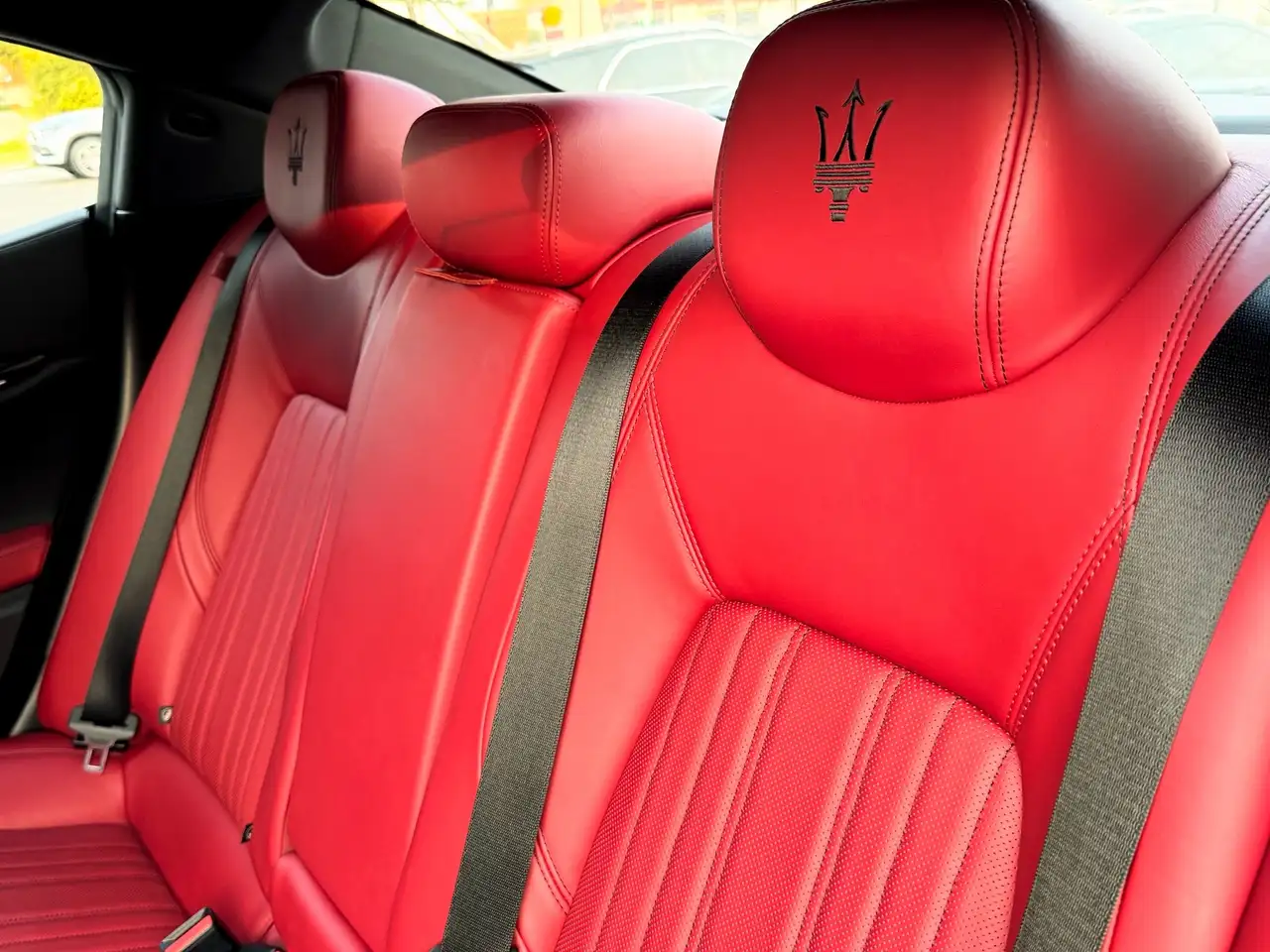 Maserati Ghibli снимка Maserati Ghibli