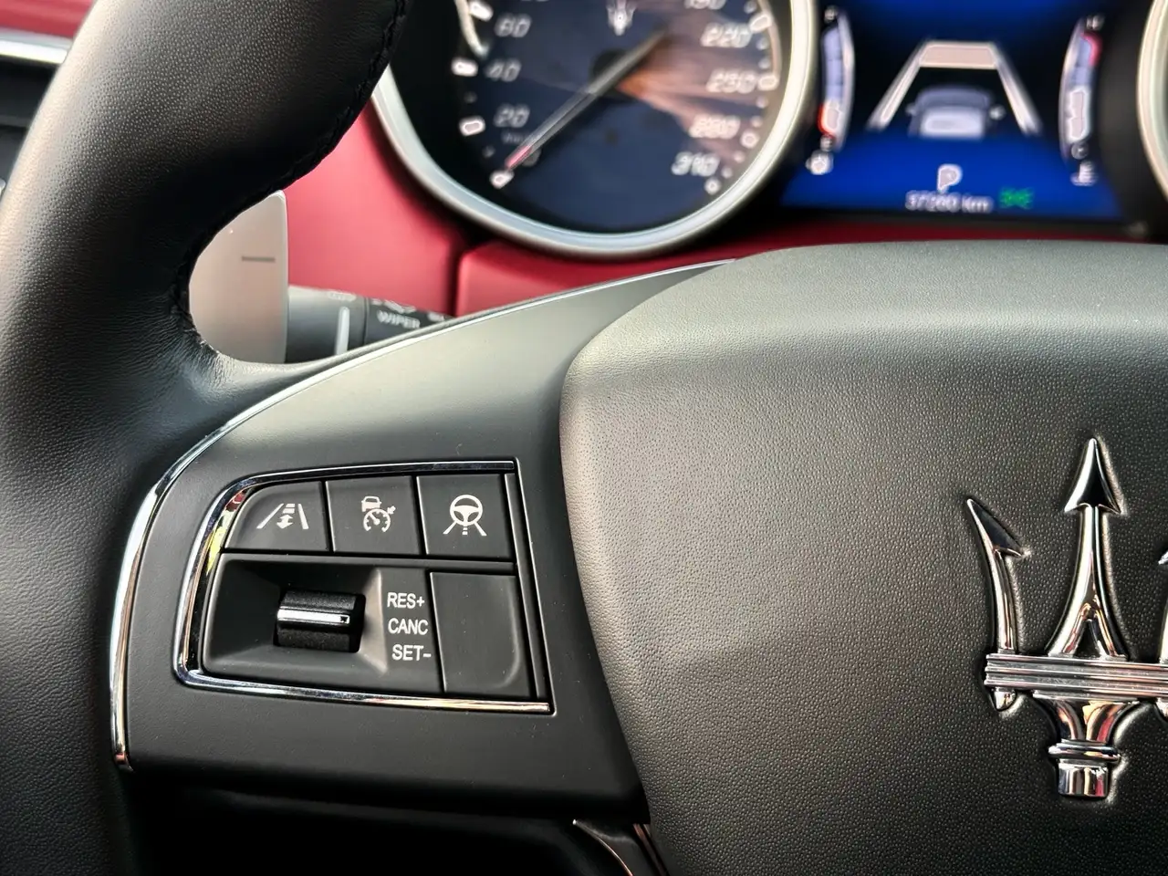 Maserati Ghibli снимка Maserati Ghibli