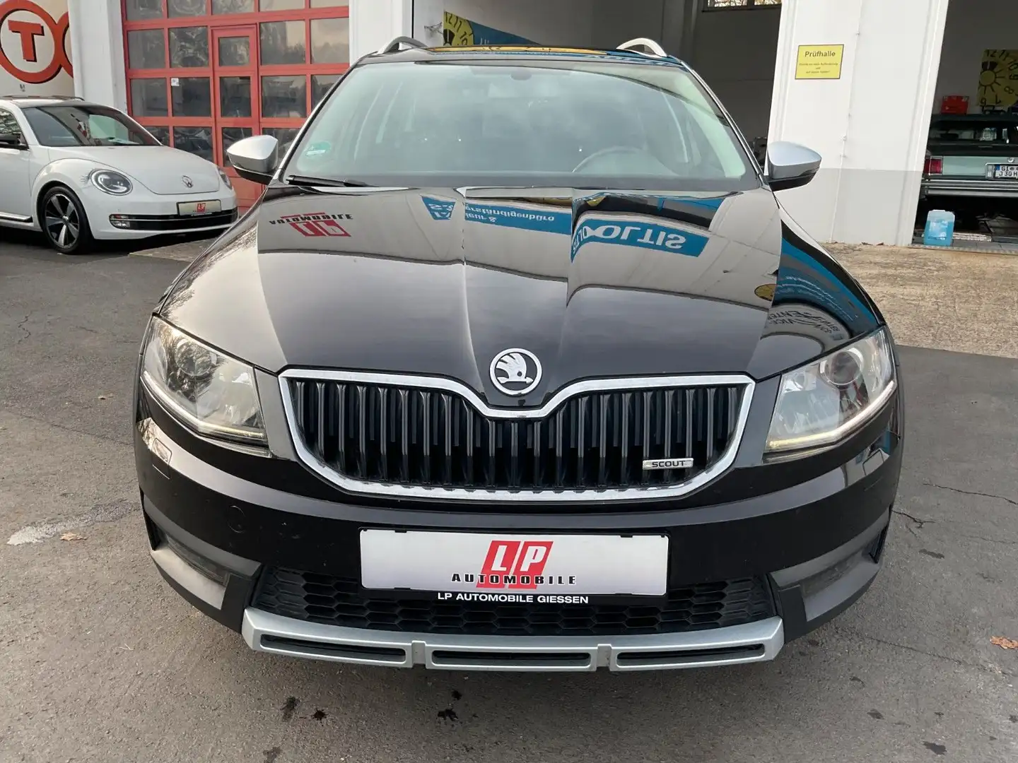 Skoda Octavia Combi Scout 4x4 2.0 TDI DSG AHK Navi SHZ Negru - 2