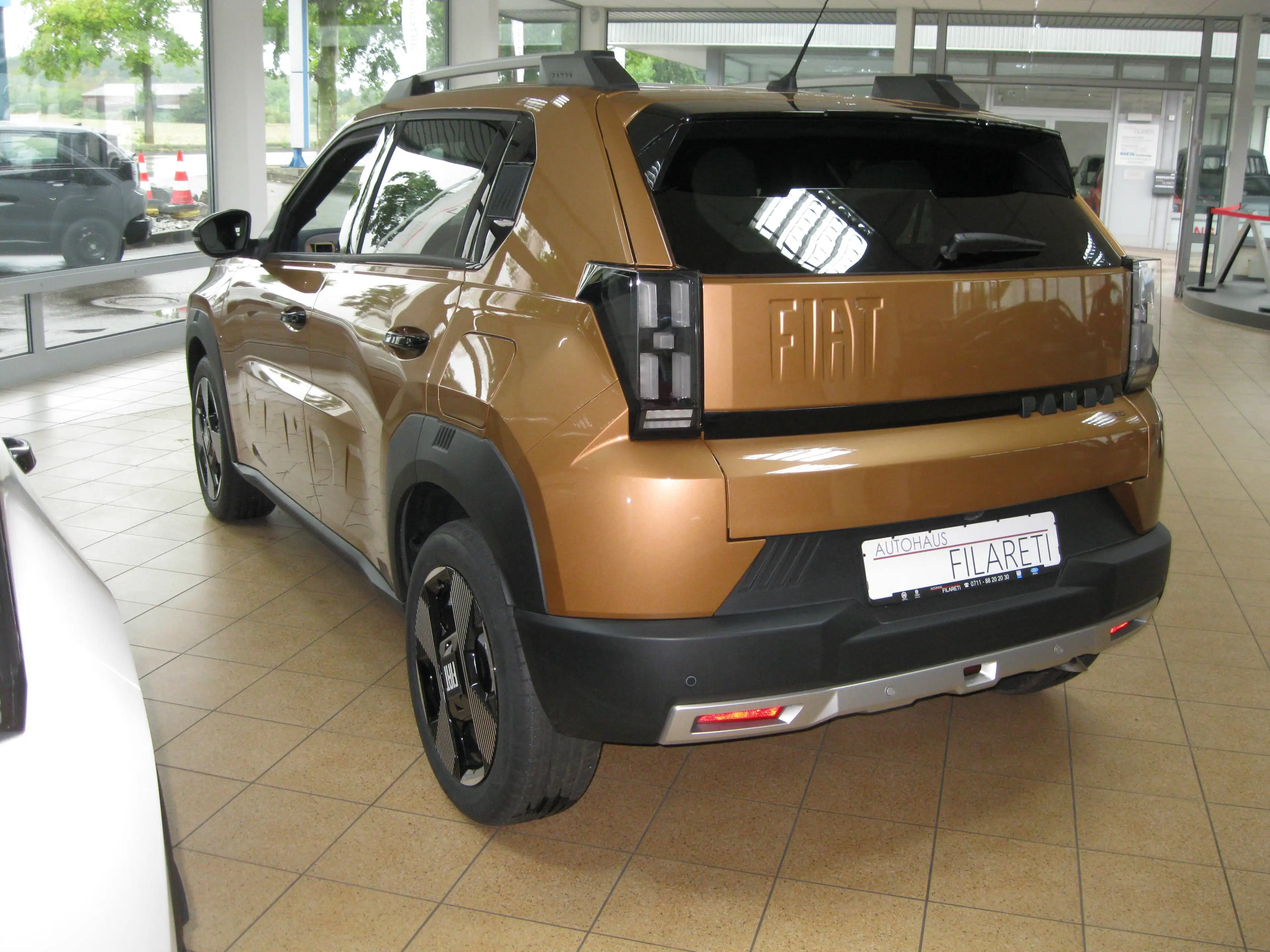 Fiat Grande Panda La Prima Automatik 1.2 Hybrid 74 kW NAVI-Winterpaket-LED-Kamera-PDC-ZV — photo 4