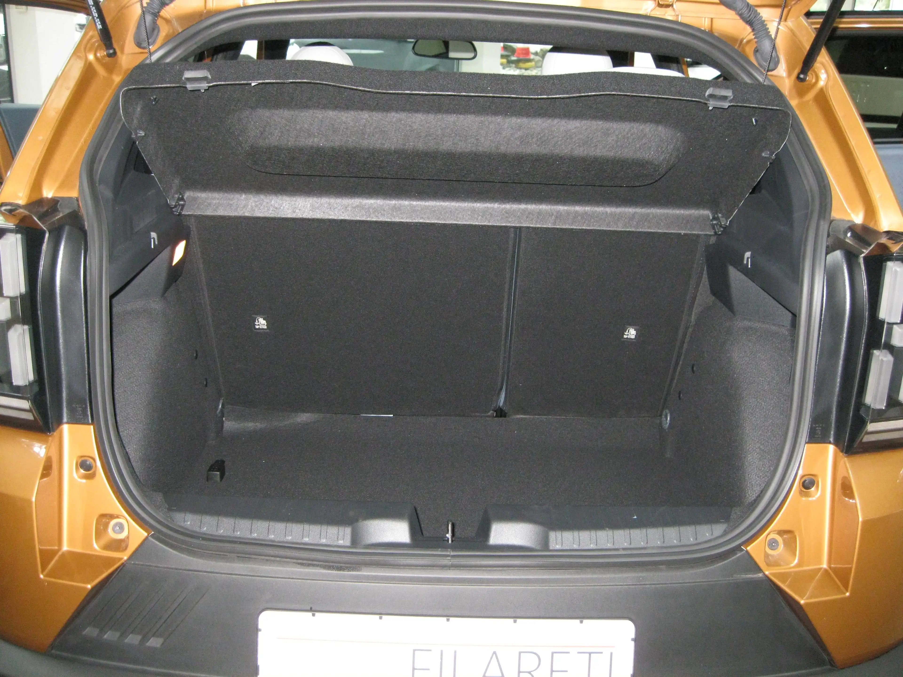 Fiat Grande Panda La Prima Automatik 1.2 Hybrid 74 kW NAVI-Winterpaket-LED-Kamera-PDC-ZV — photo 9