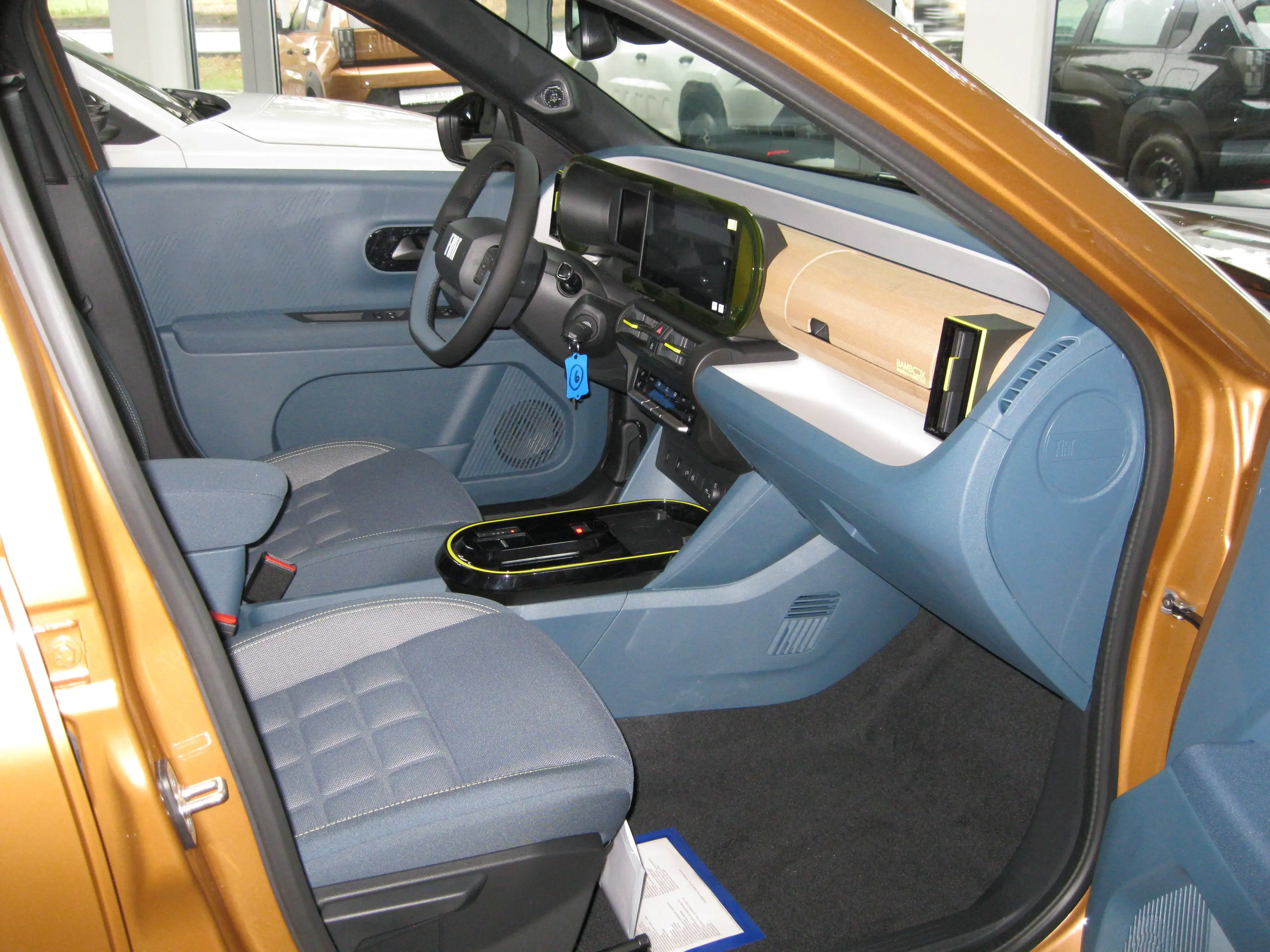 Fiat Grande Panda La Prima Automatik 1.2 Hybrid 74 kW NAVI-Winterpaket-LED-Kamera-PDC-ZV — photo 6