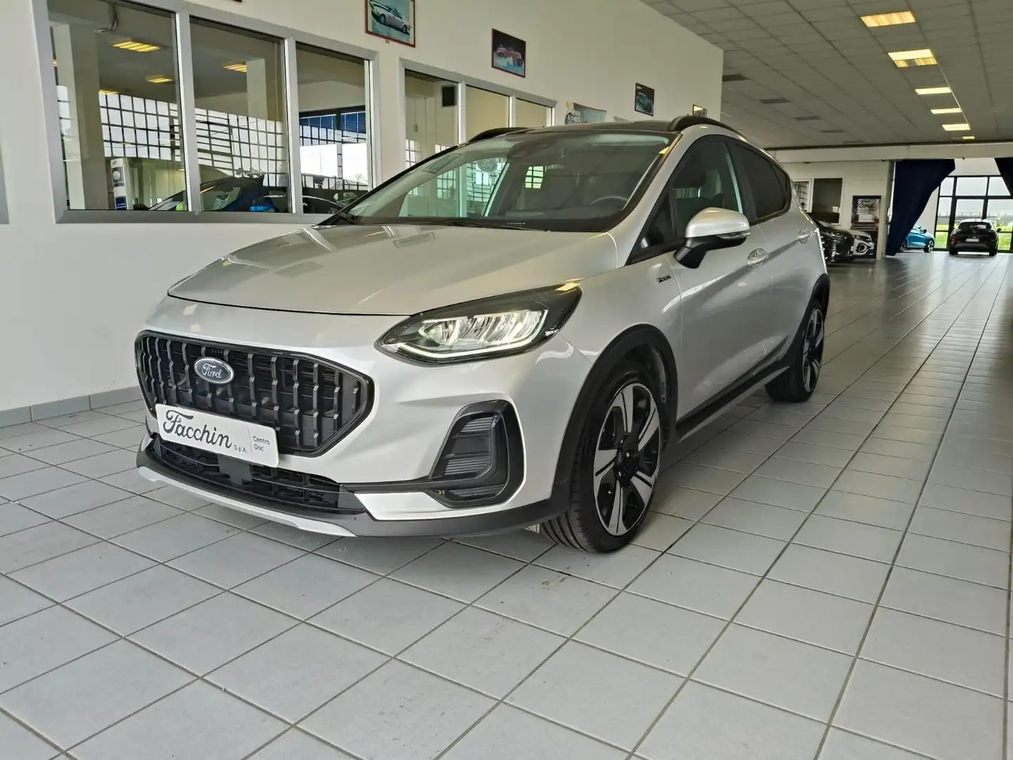 Ford Fiesta Active X 1.0 Ecoboost Hybrid 125cv A/T Silber - 1
