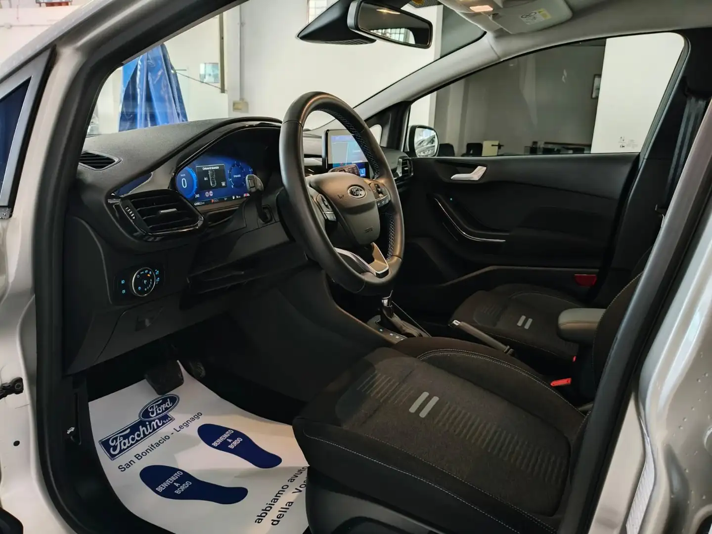 Ford Fiesta Active X 1.0 Ecoboost Hybrid 125cv A/T Silber - 2