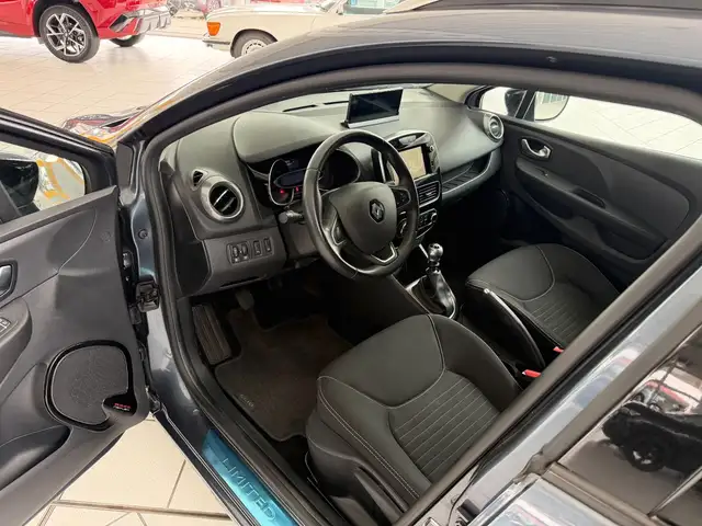 Renault Clio view 11