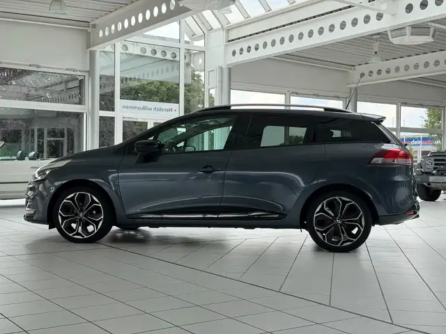 Renault Clio view 8