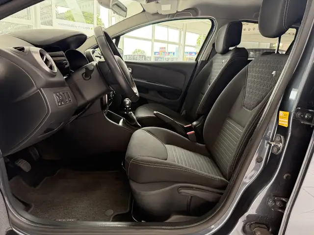Renault Clio view 12