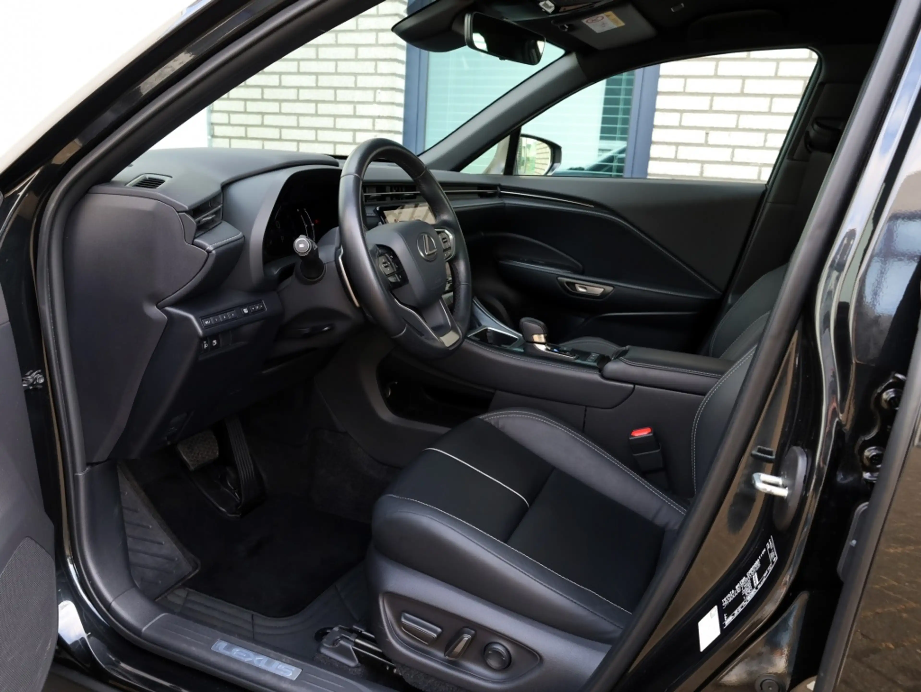 Lexus LBX Relax 2WD | Leder | Memory Seat | Dodehoek — photo 3