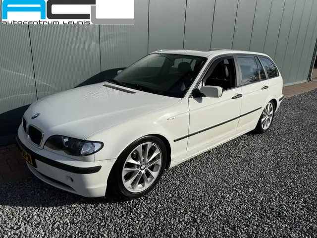 BMW 318 3-serie Touring 318i 2.0i 143pk Executive Sportlin