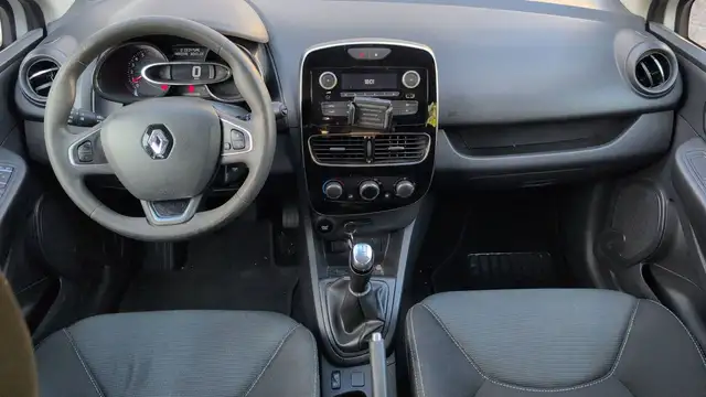 Renault Clio view 11