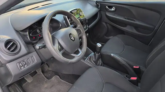 Renault Clio view 8