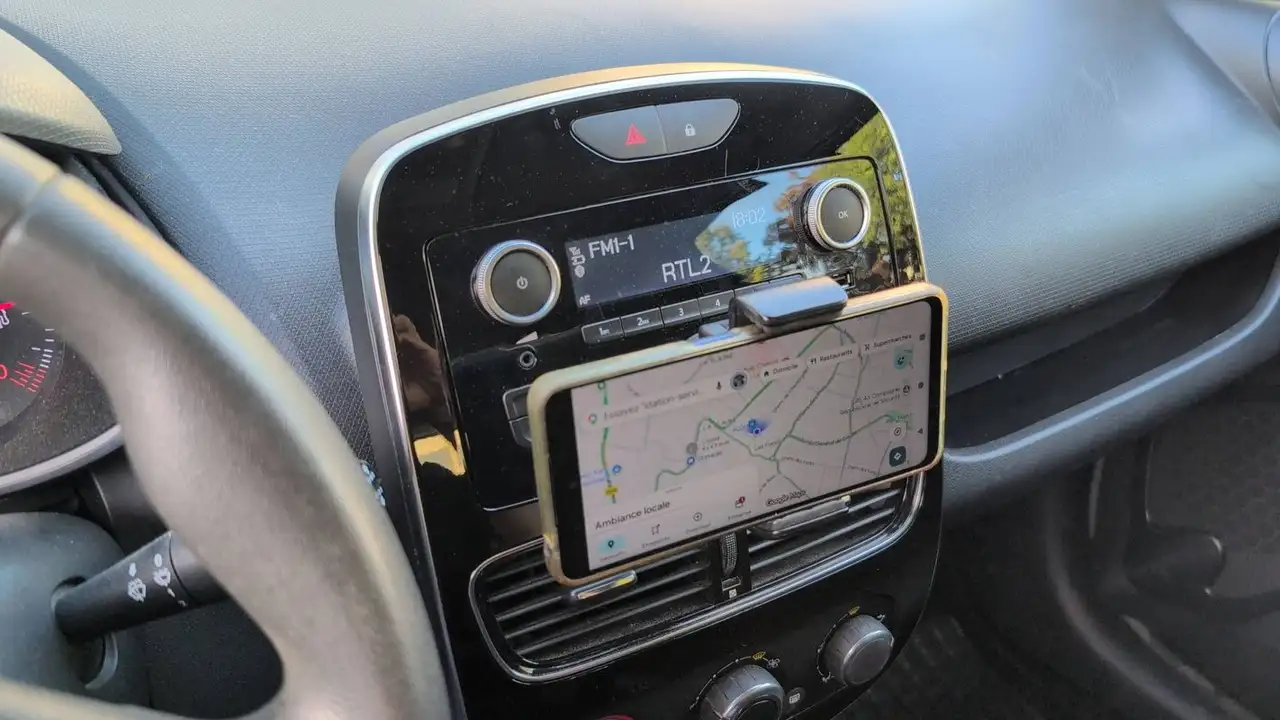 Renault Clio Citadine 5 portes — photo 24