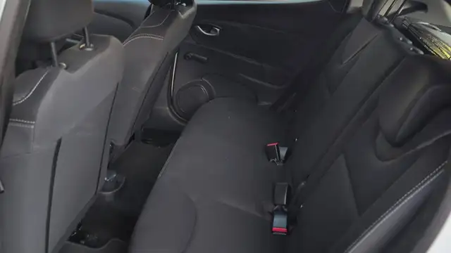 Renault Clio view 9