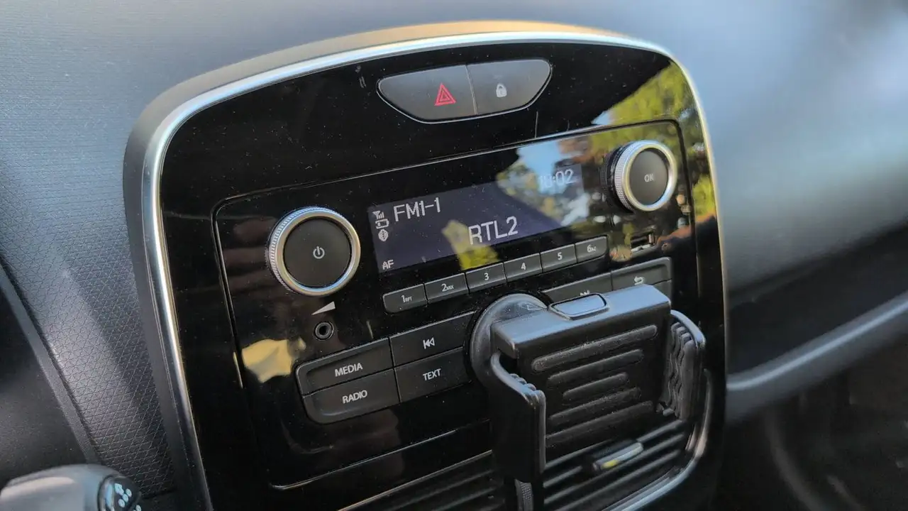 Renault Clio Citadine 5 portes — photo 13