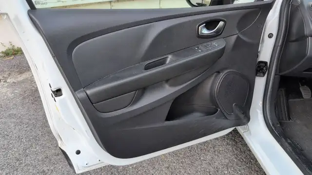 Renault Clio view 7