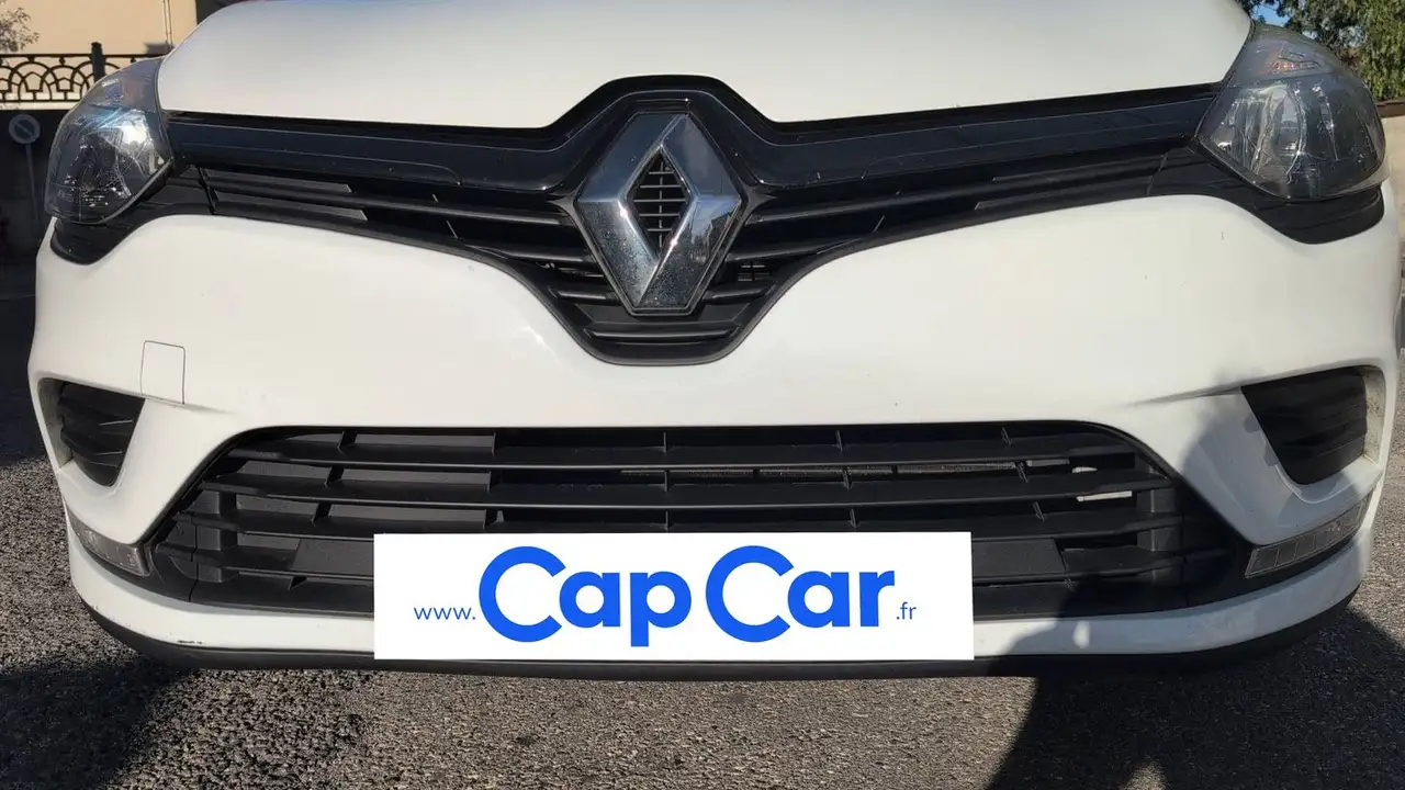 Renault Clio Citadine 5 portes — photo 20